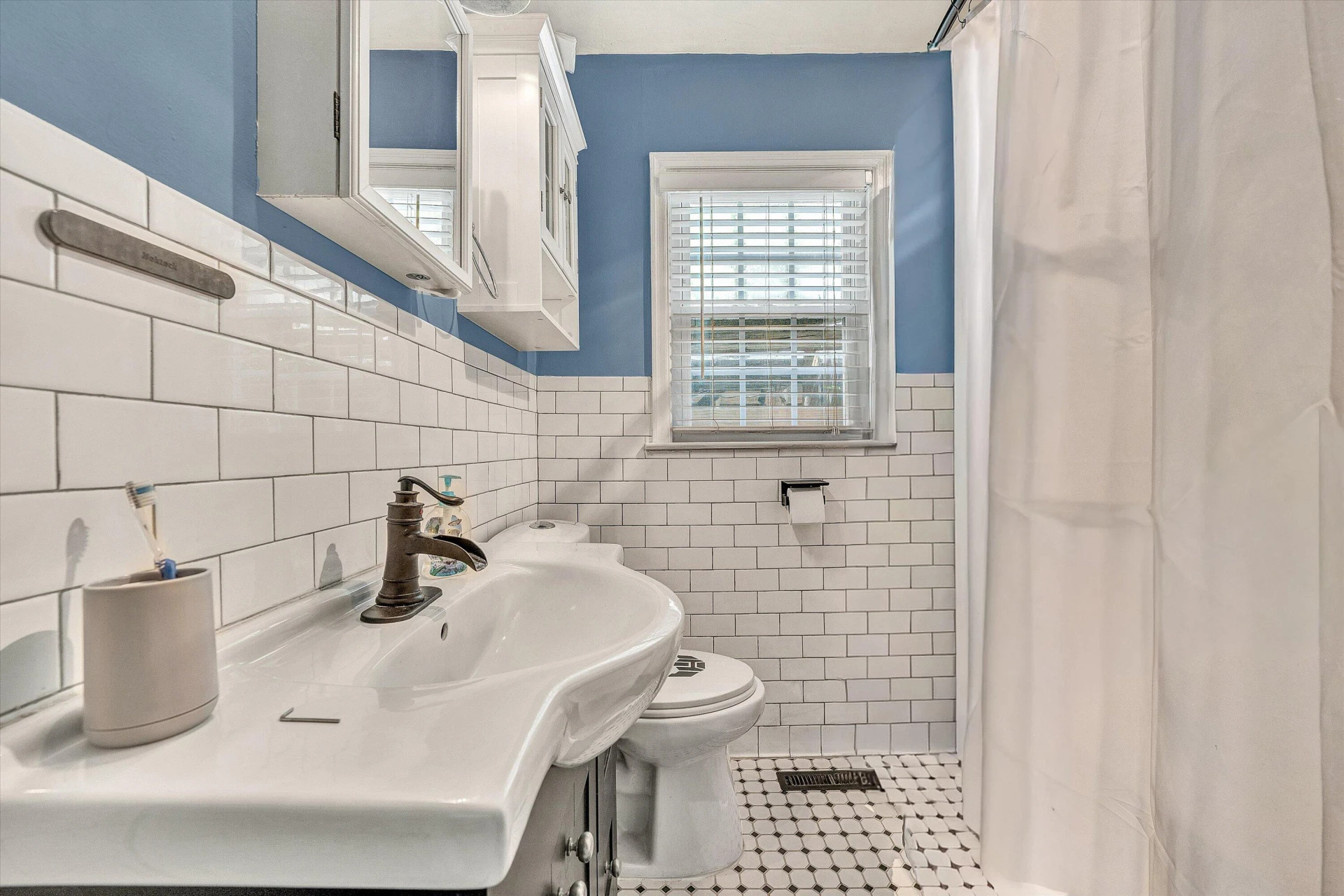 2750 Derwent DR SW - Photo 17