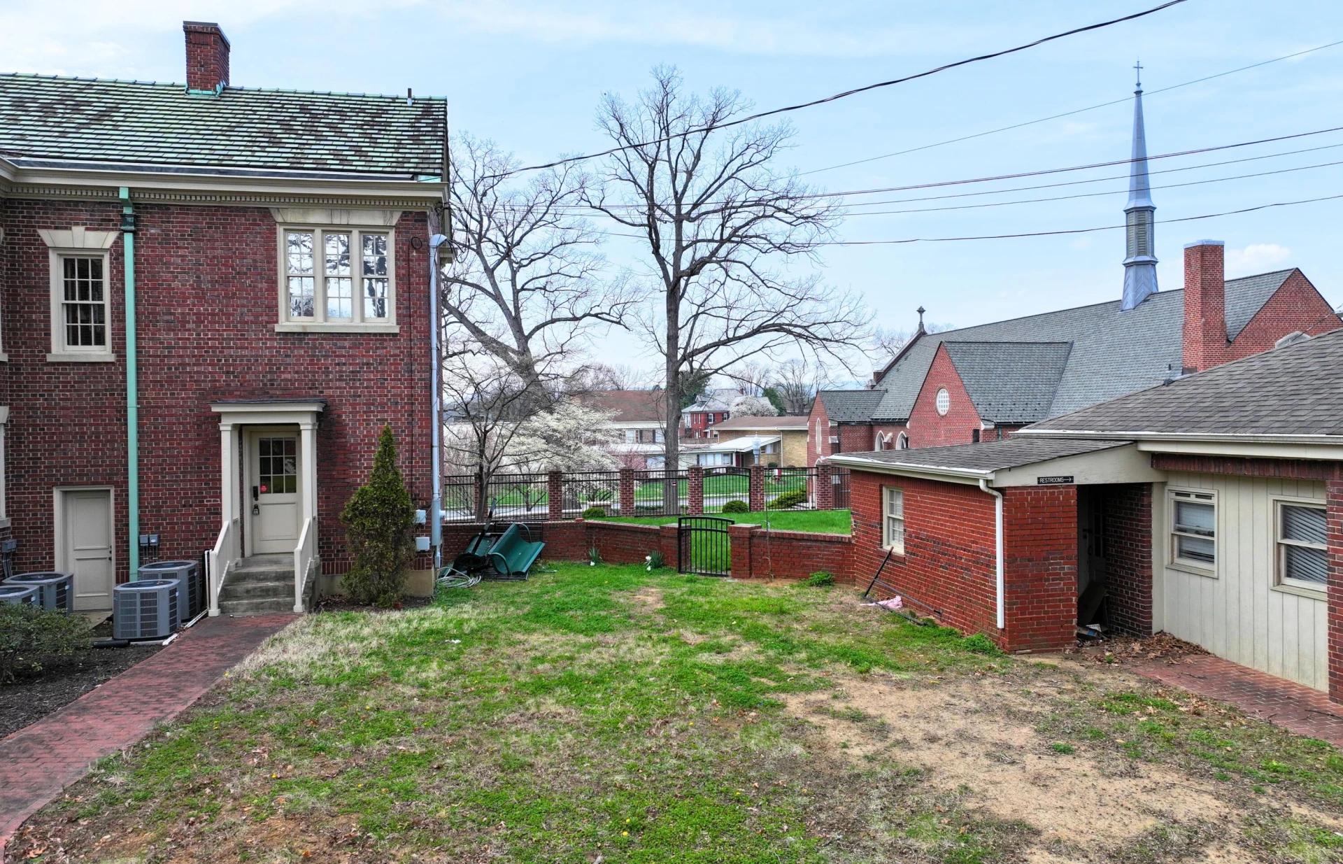 317 Washington AVE SW - Photo 10