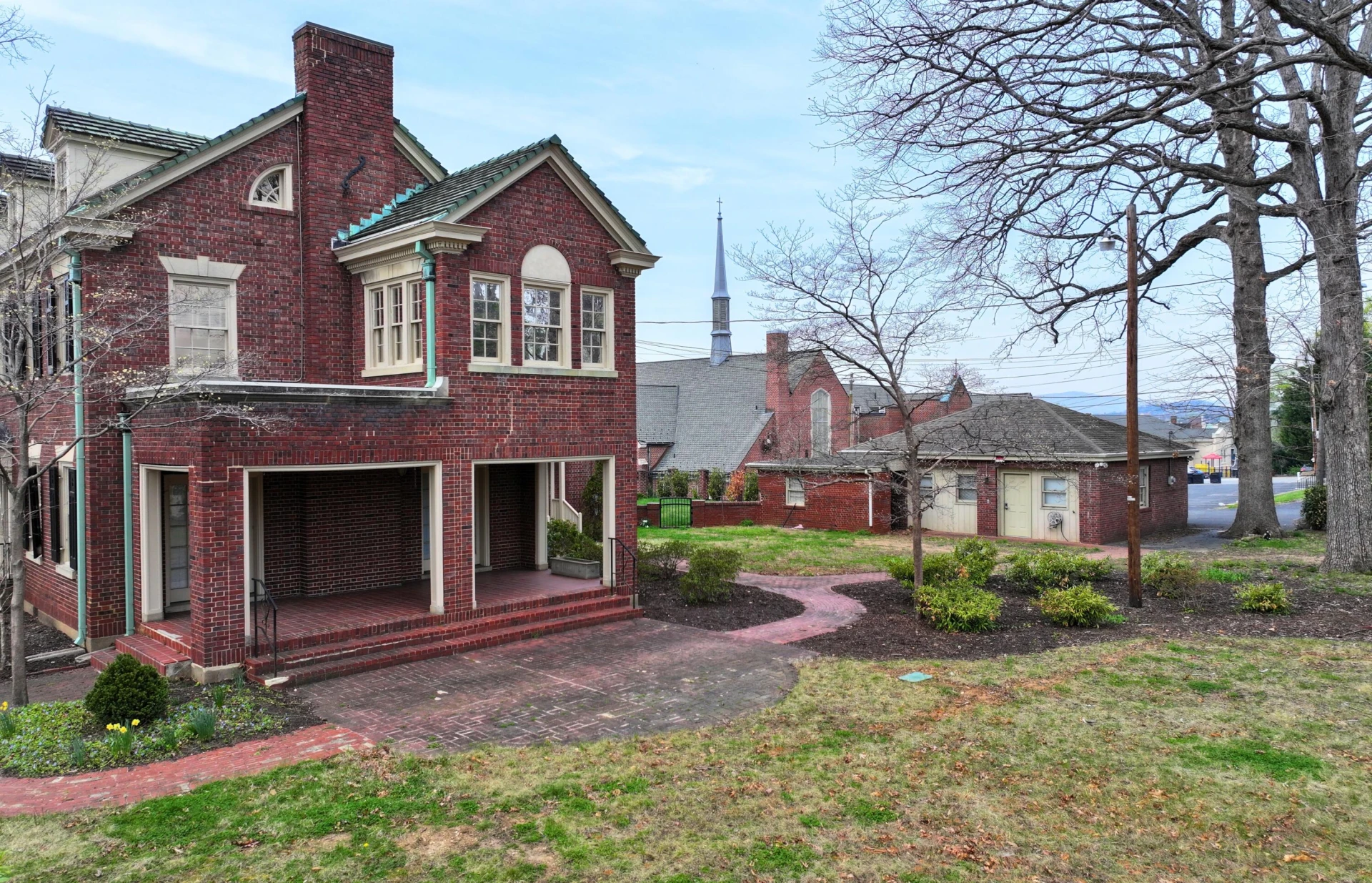 317 Washington AVE SW - Photo 6