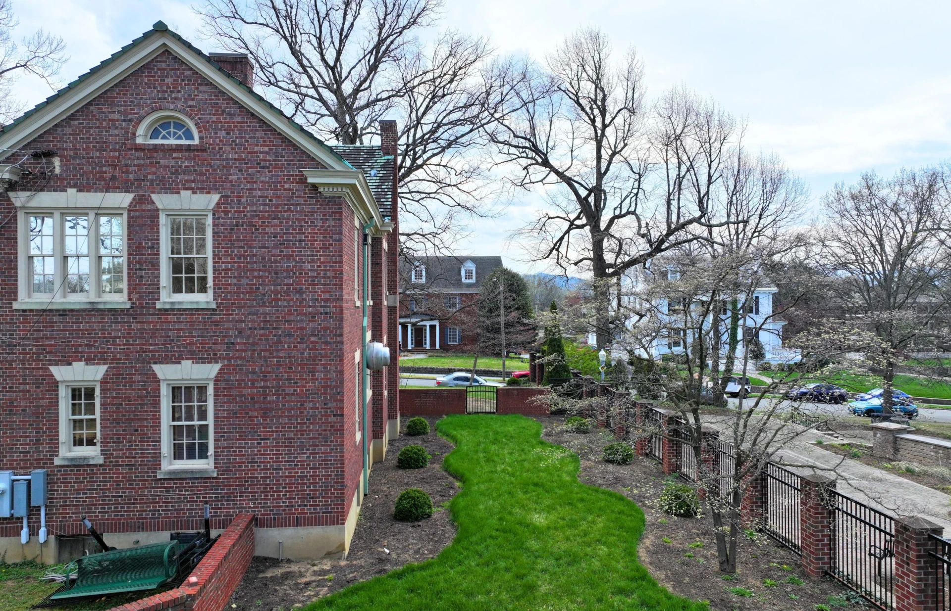 317 Washington AVE SW - Photo 8
