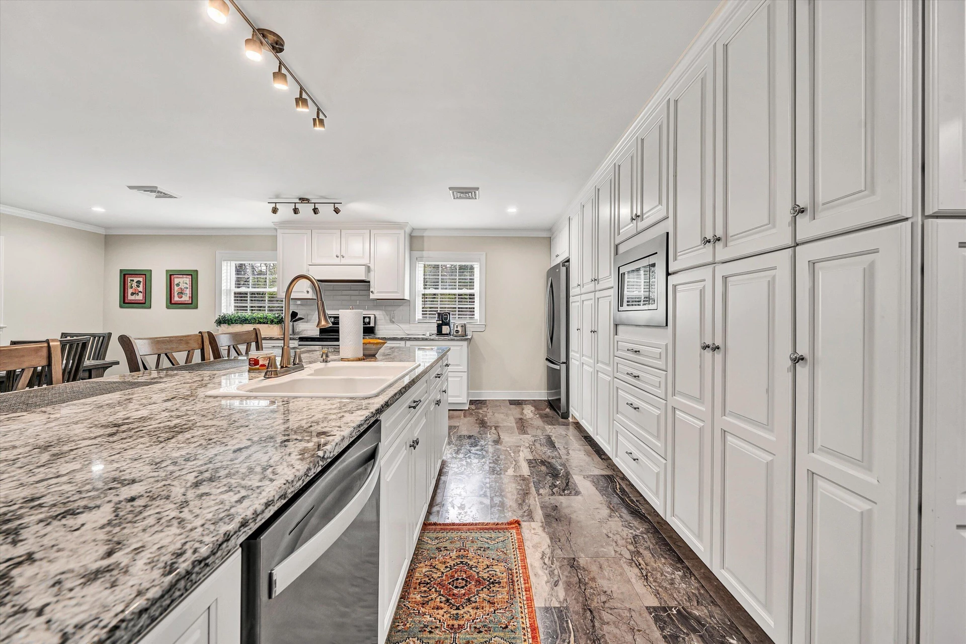 763 OAKWOOD DR SW - Photo 13
