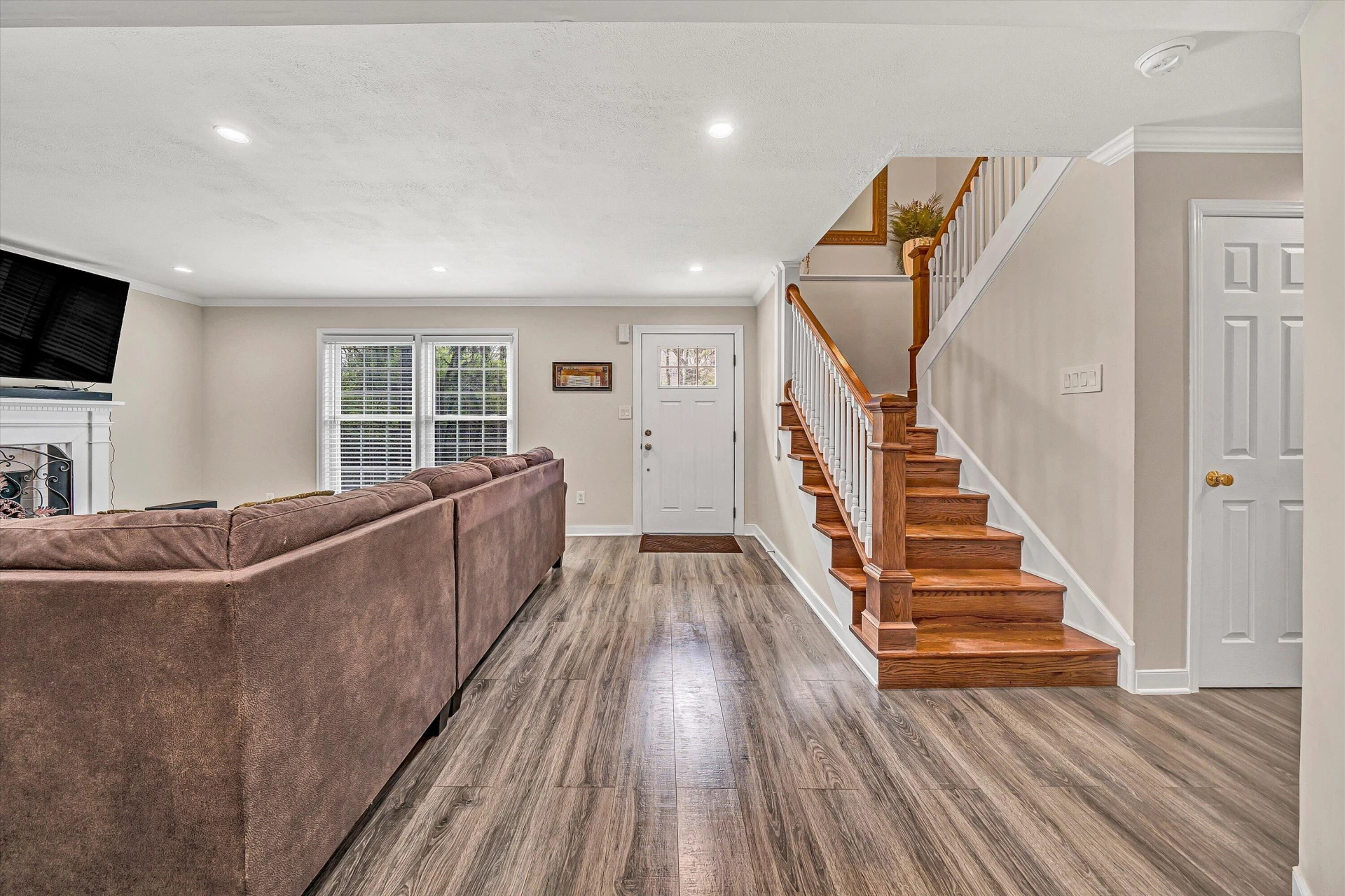 763 OAKWOOD DR SW - Photo 8