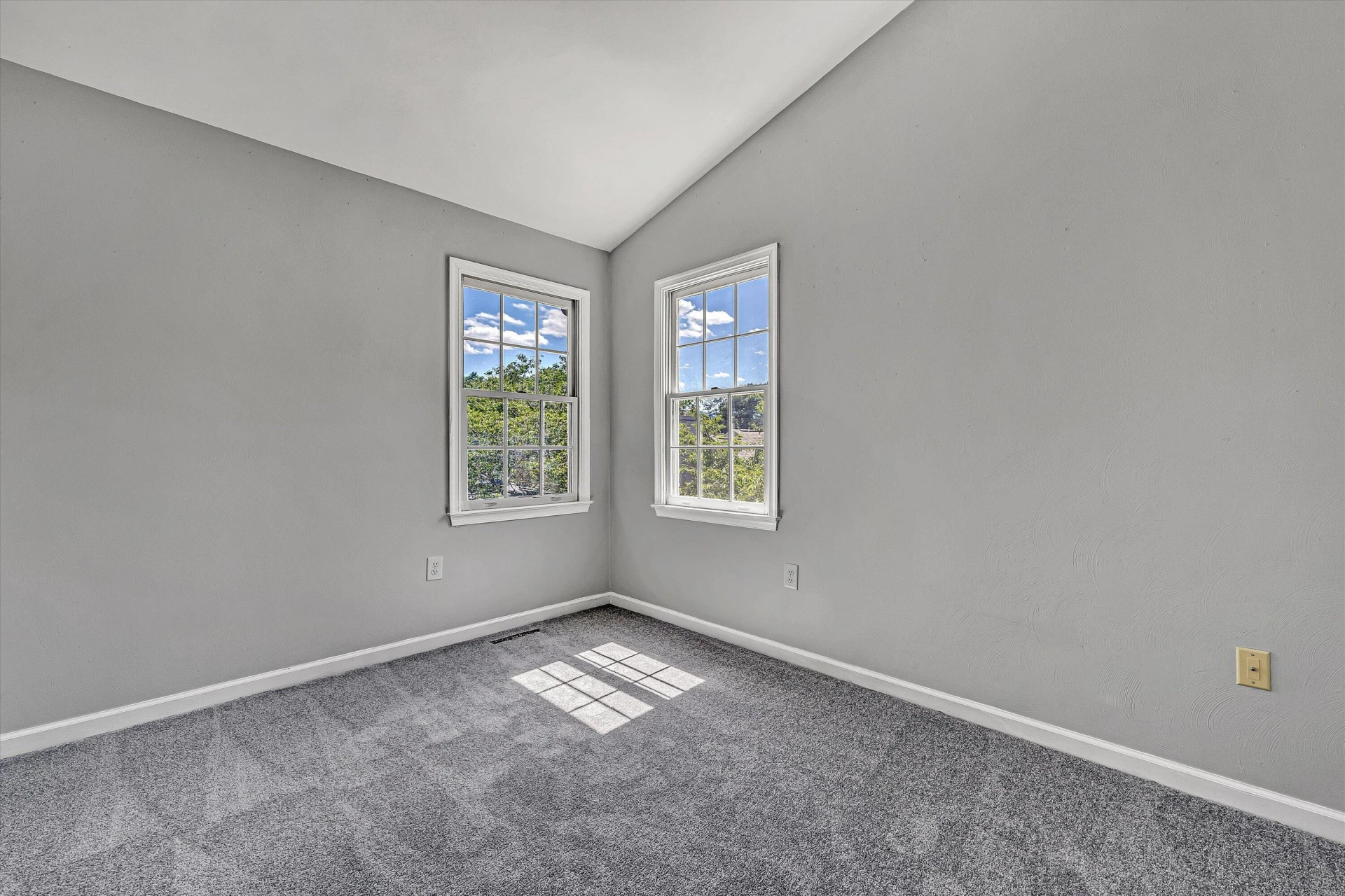 4715 Oakcliff DR - Photo 15