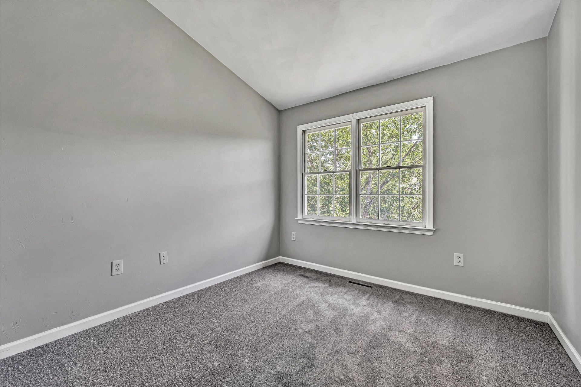 4715 Oakcliff DR - Photo 16