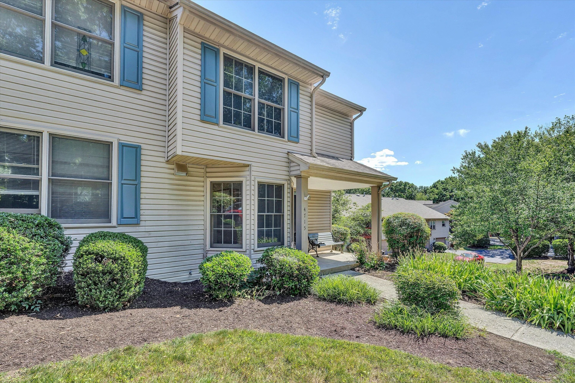 4715 Oakcliff DR - Photo 3