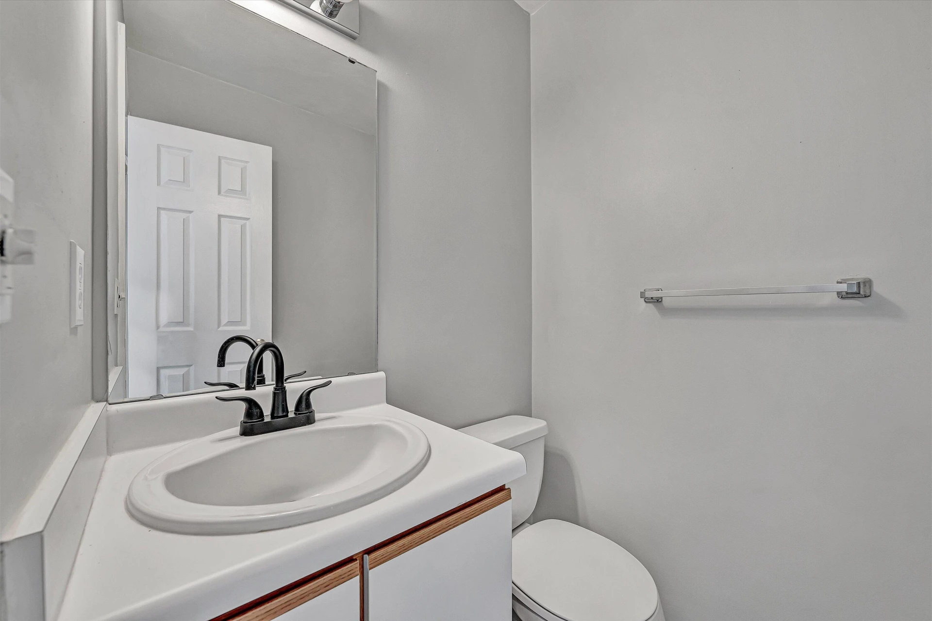 4715 Oakcliff DR - Photo 6