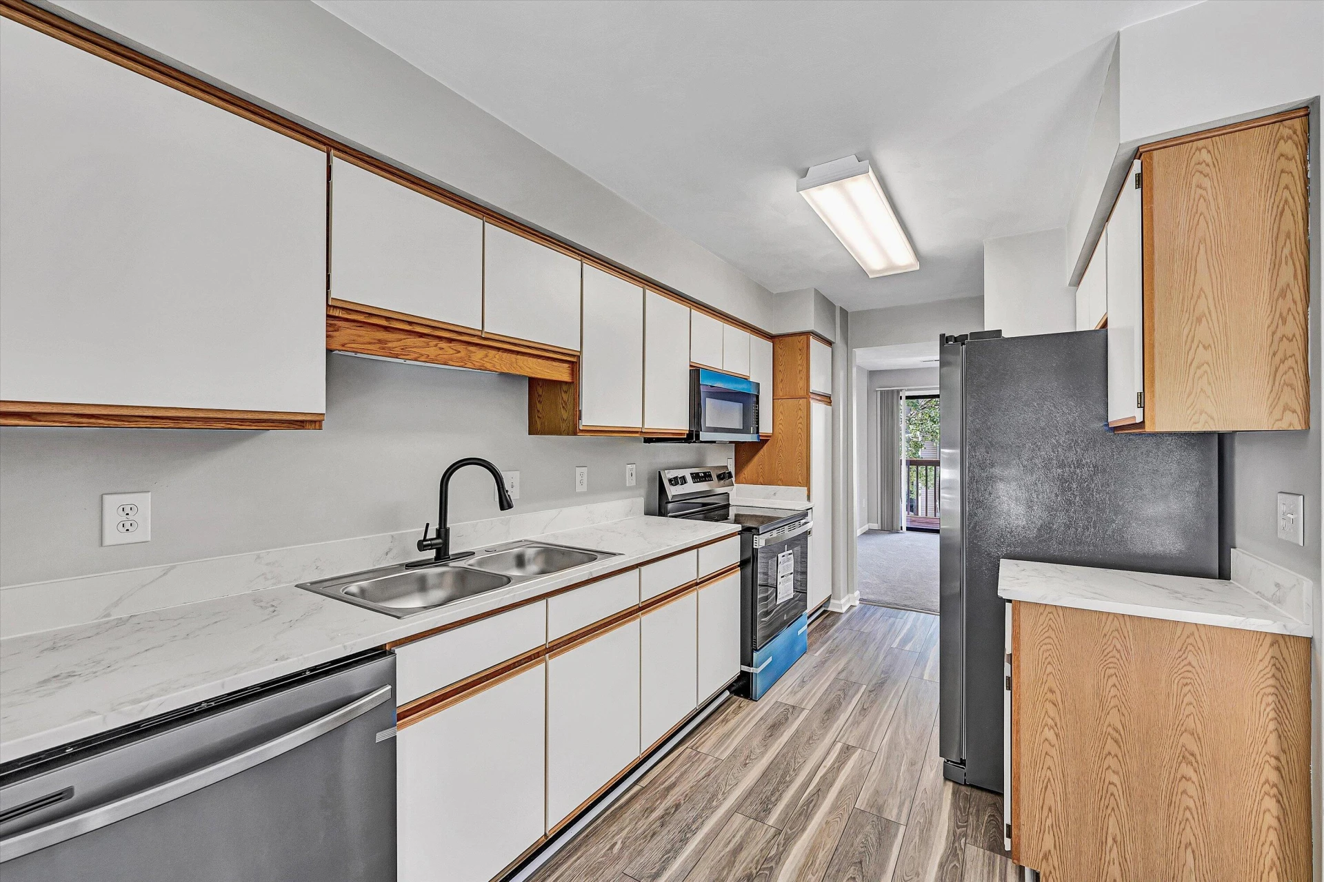 4715 Oakcliff DR - Photo 8