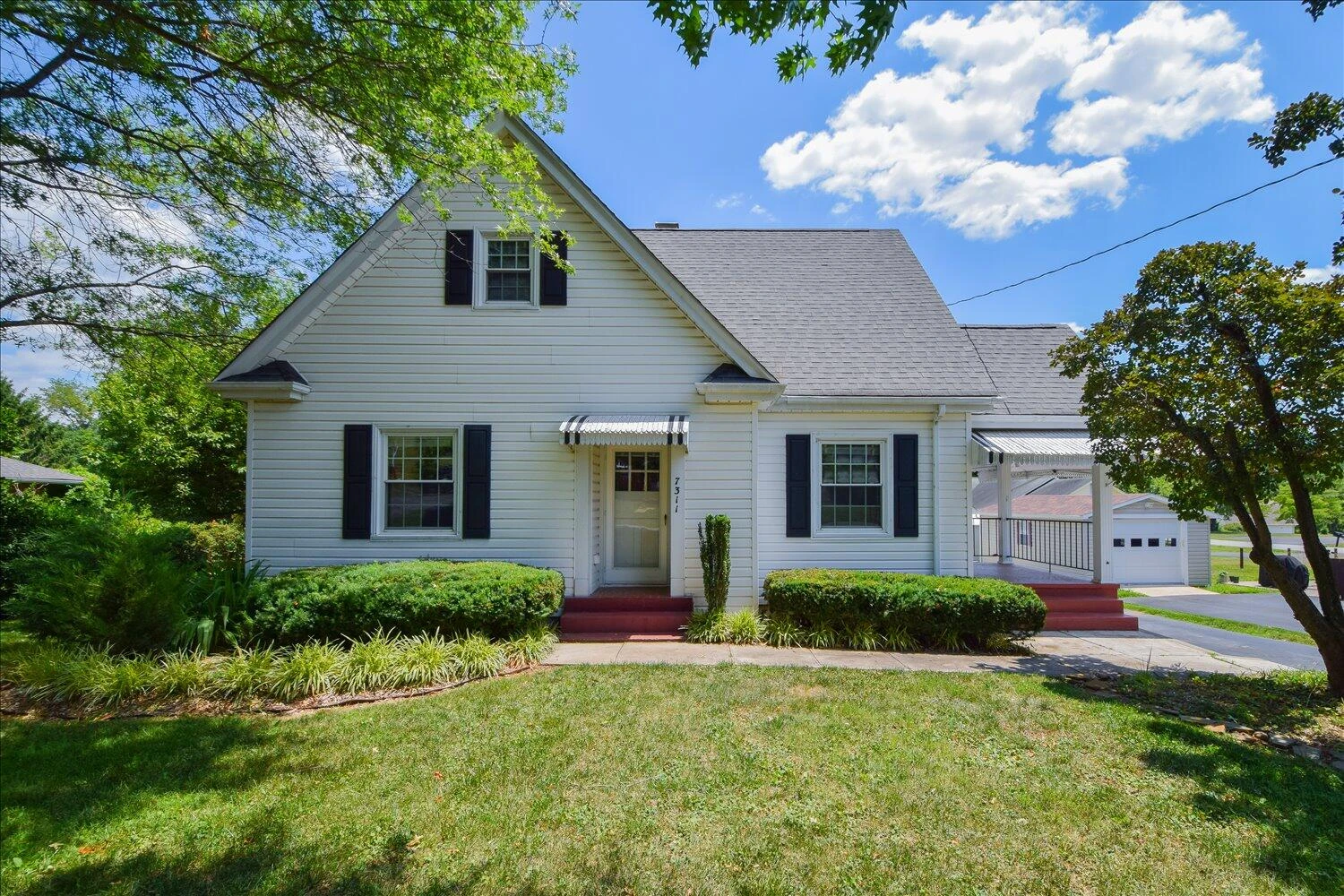 7311 Sunnybrook DR