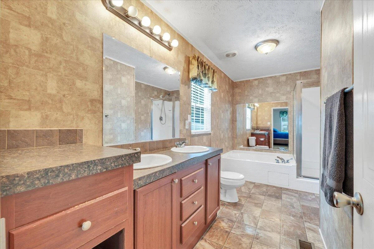 2744 Rutrough RD SE - Photo 14