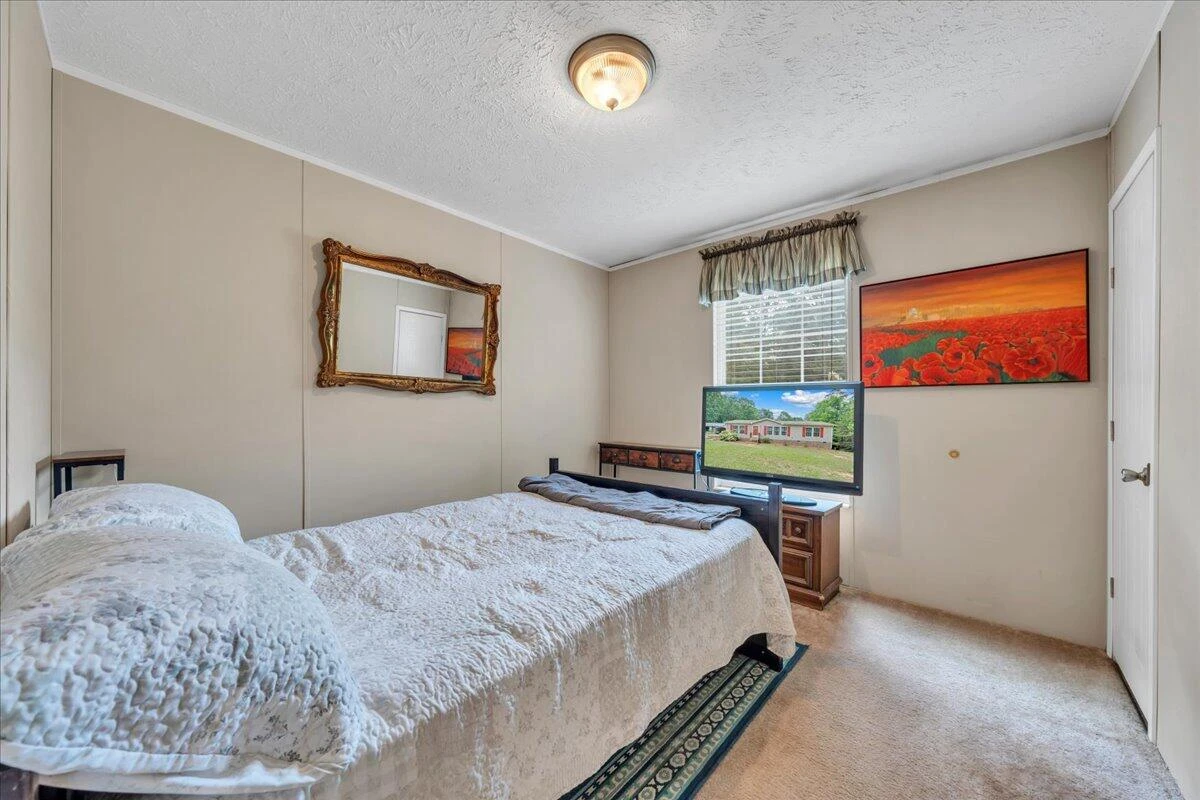 2744 Rutrough RD SE - Photo 18