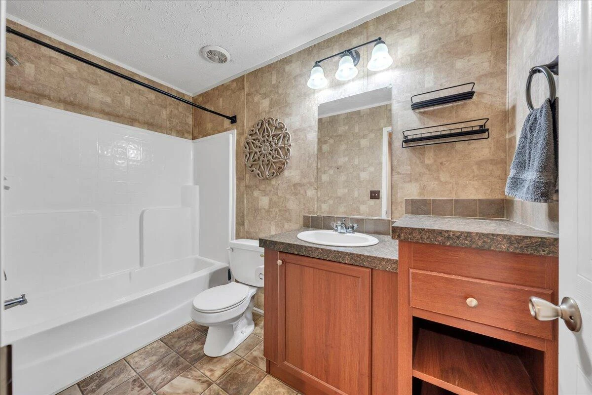2744 Rutrough RD SE - Photo 20