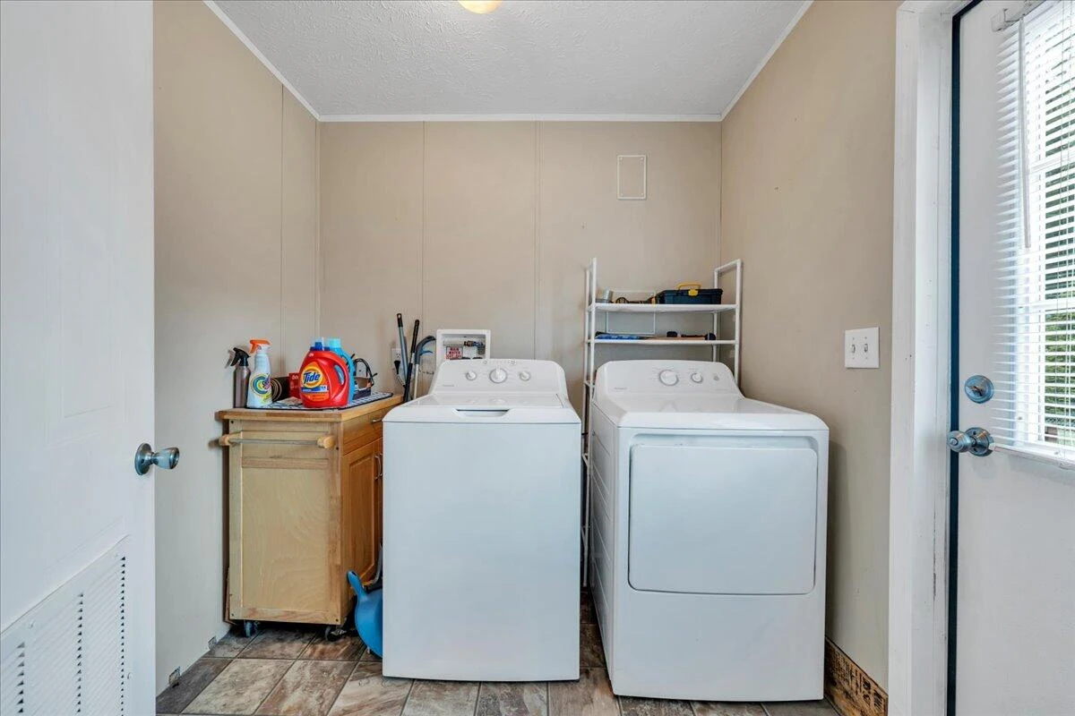 2744 Rutrough RD SE - Photo 21