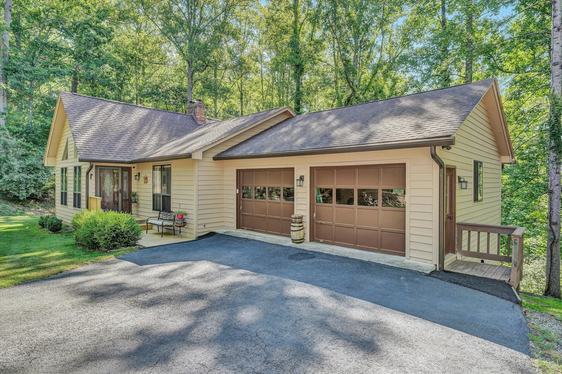 400 W Beaver Dam CT - Photo 3