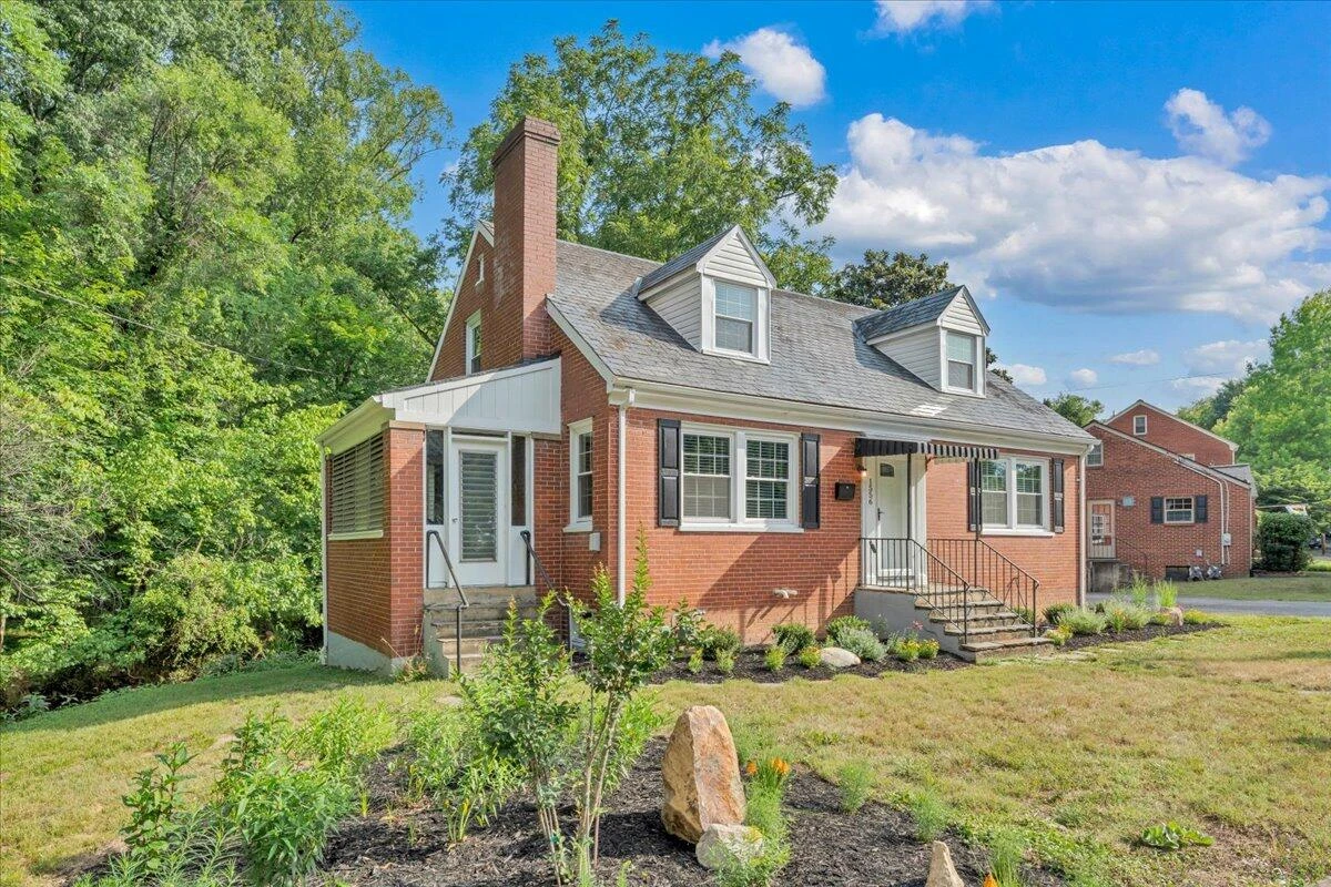 1556 Brandon AVE