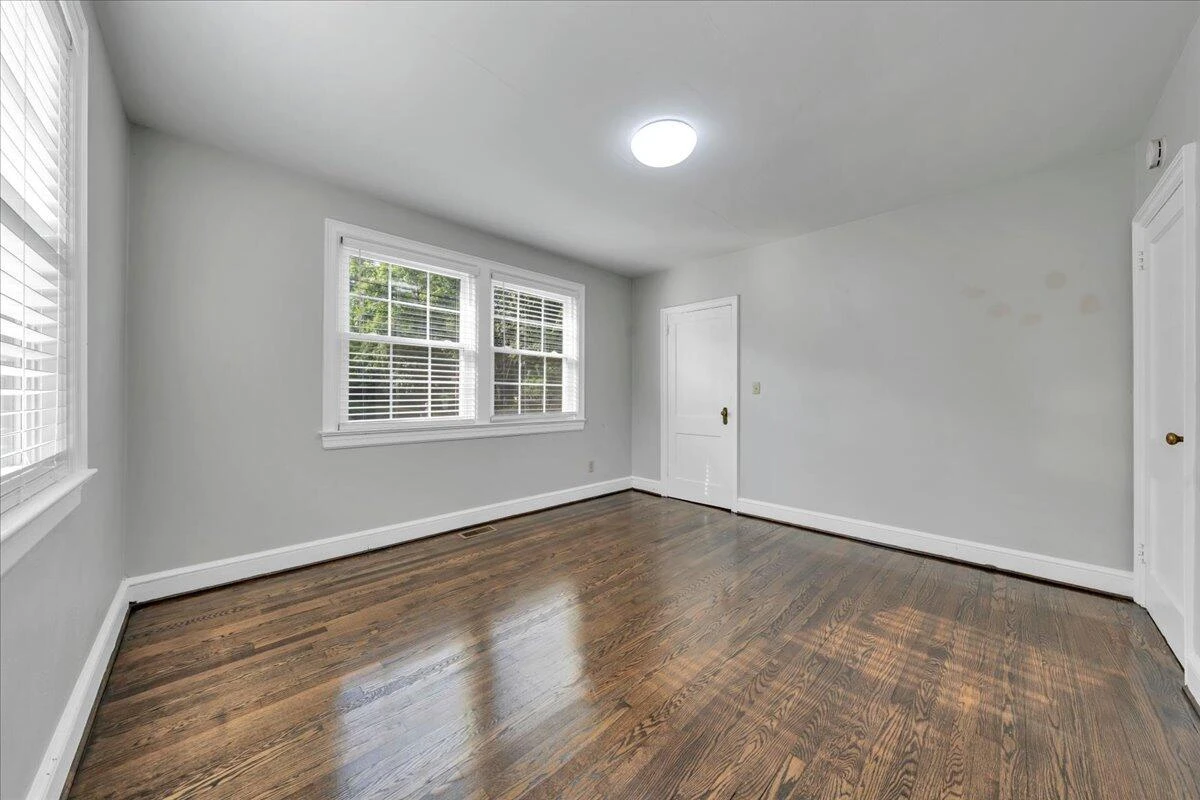 1556 Brandon AVE - Photo 16