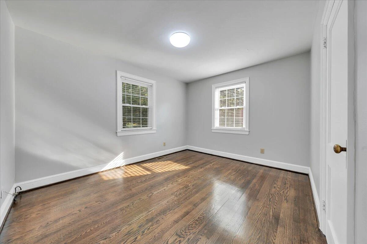 1556 Brandon AVE - Photo 17