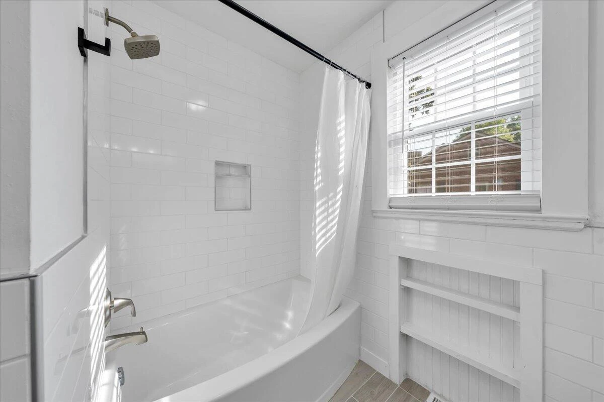 1556 Brandon AVE - Photo 19