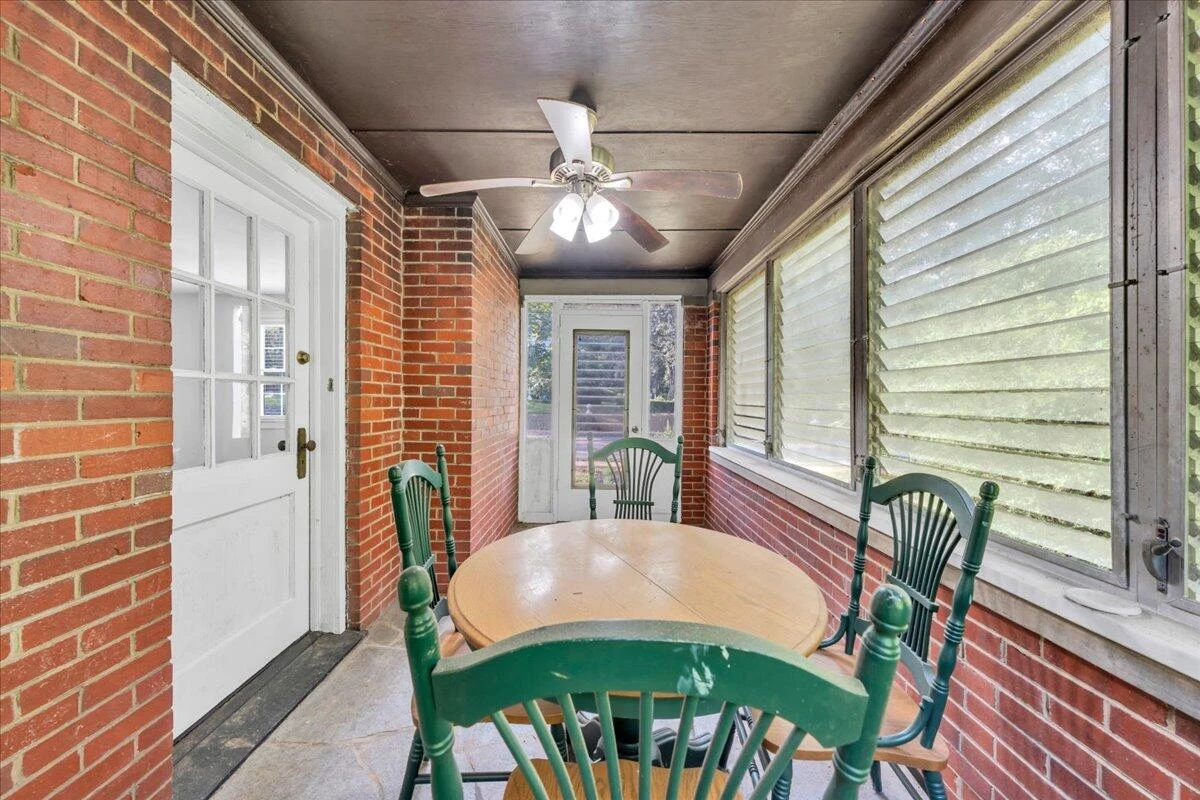 1556 Brandon AVE - Photo 21