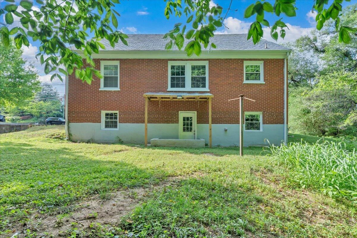 1556 Brandon AVE - Photo 37