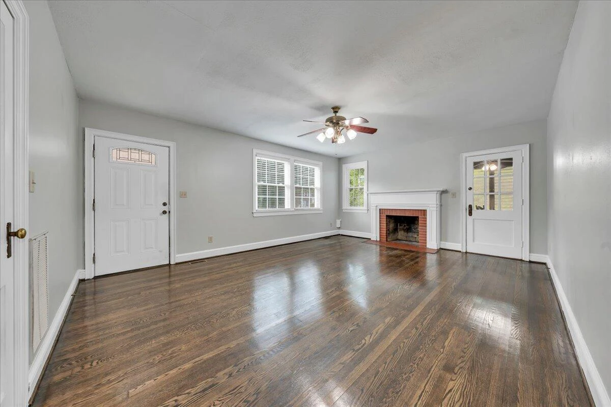 1556 Brandon AVE - Photo 5