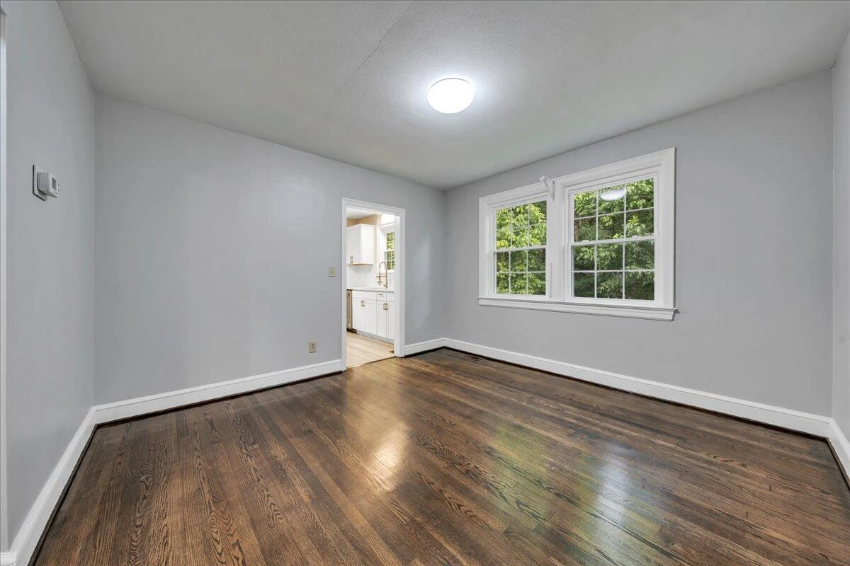 1556 Brandon AVE - Photo 7