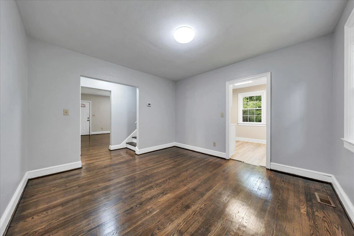 1556 Brandon AVE - Photo 9