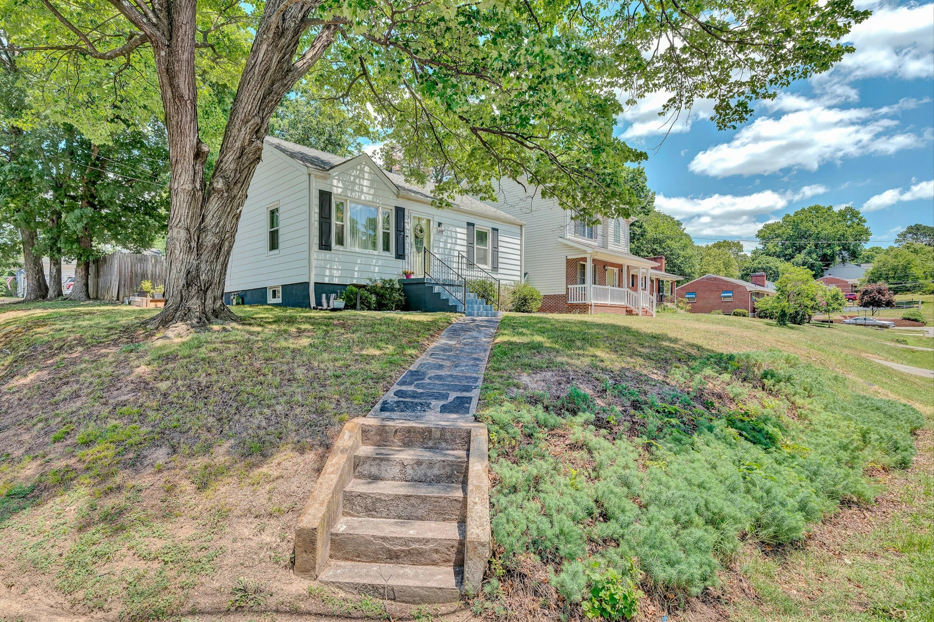 3402 Westmoreland DR - Photo 2