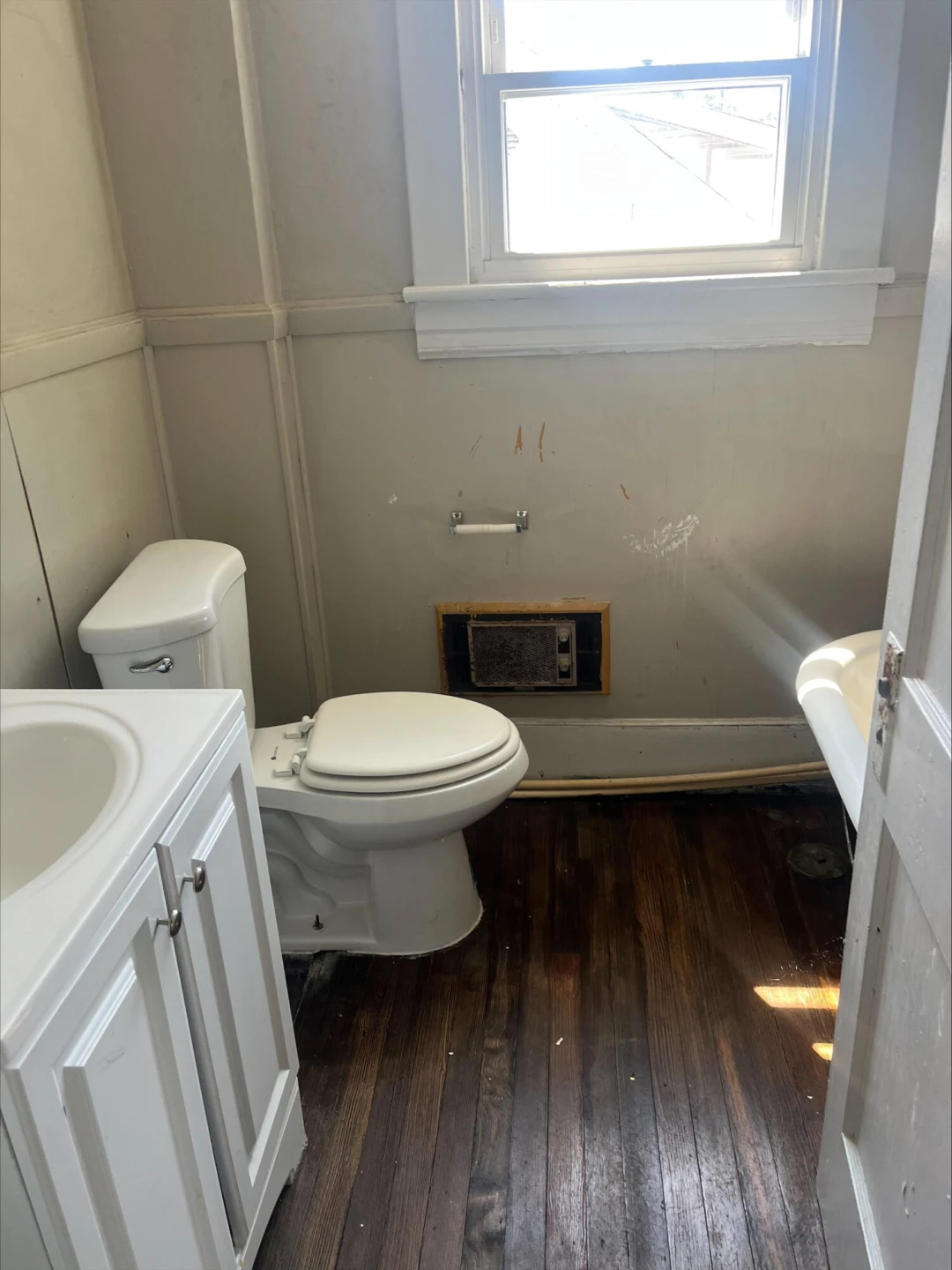 1501 Rugby BLVD NW - Photo 7