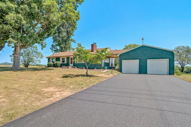 1084 Altice RD