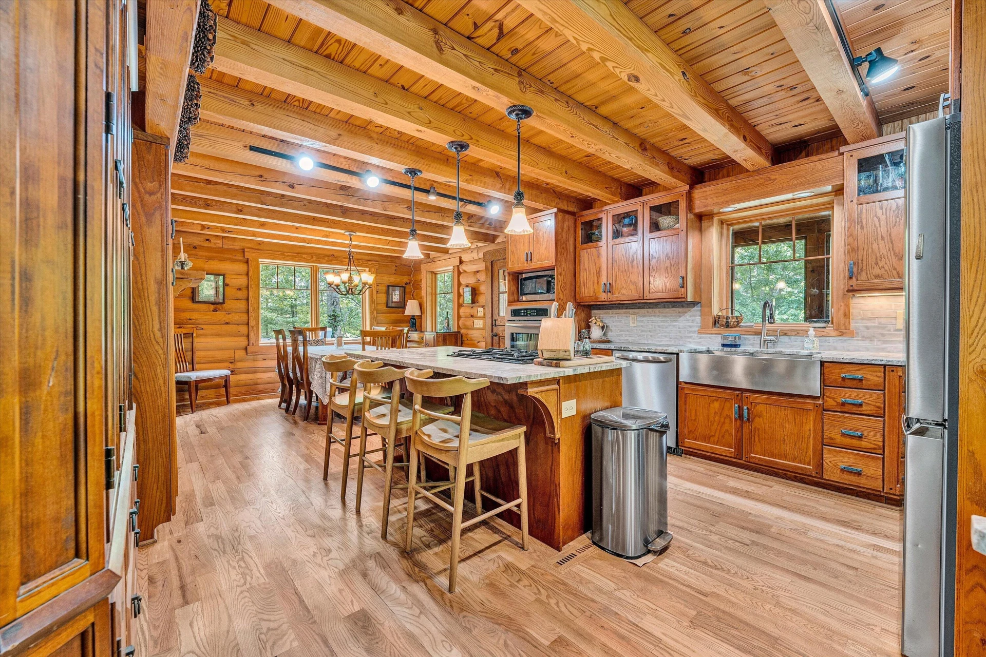 1633 SAWMILL RD - Photo 17