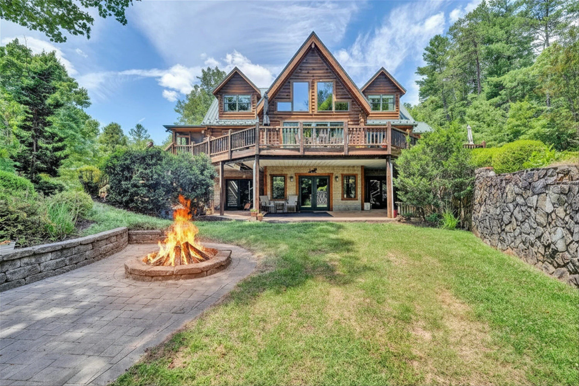 1633 SAWMILL RD - Photo 2