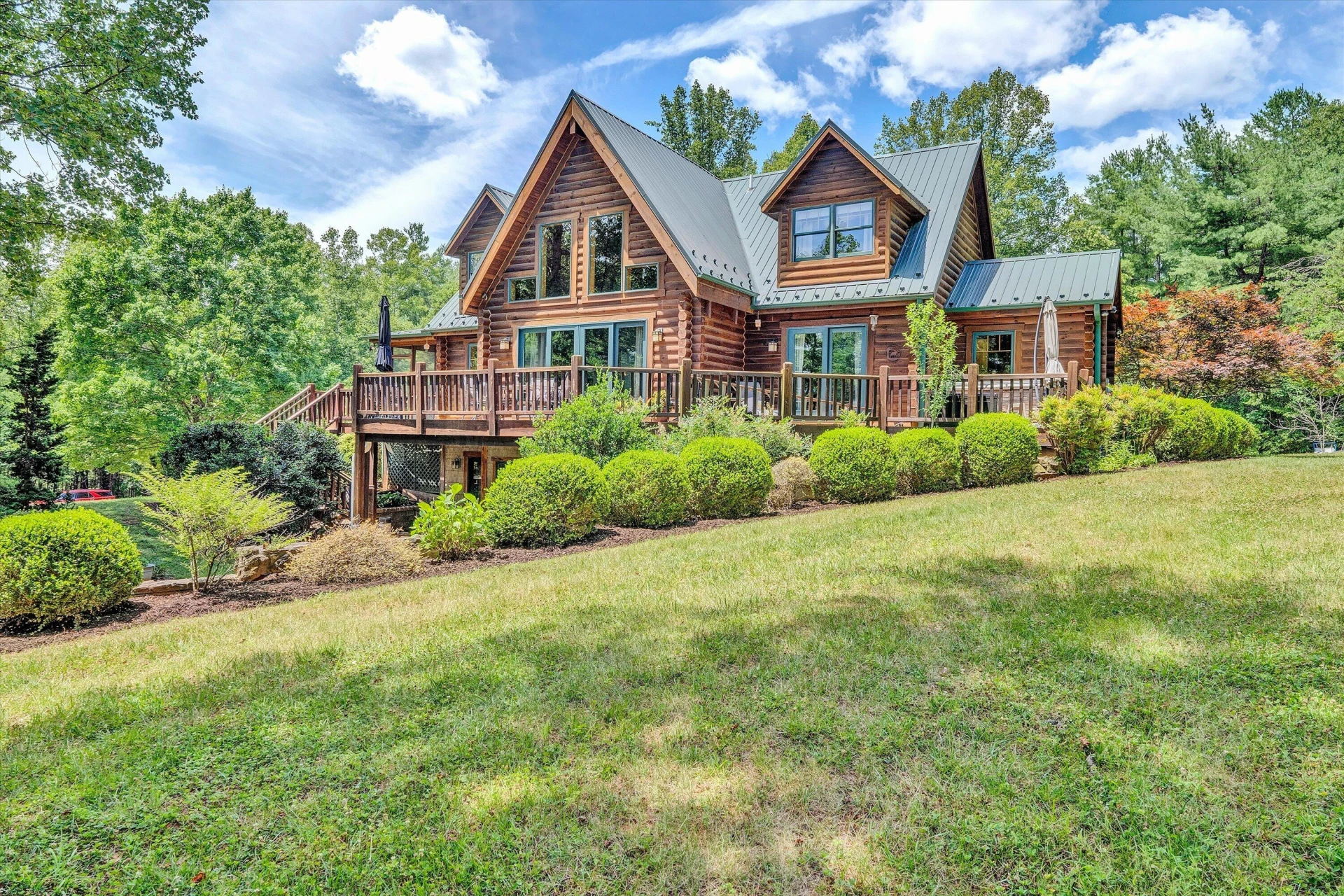 1633 SAWMILL RD - Photo 3