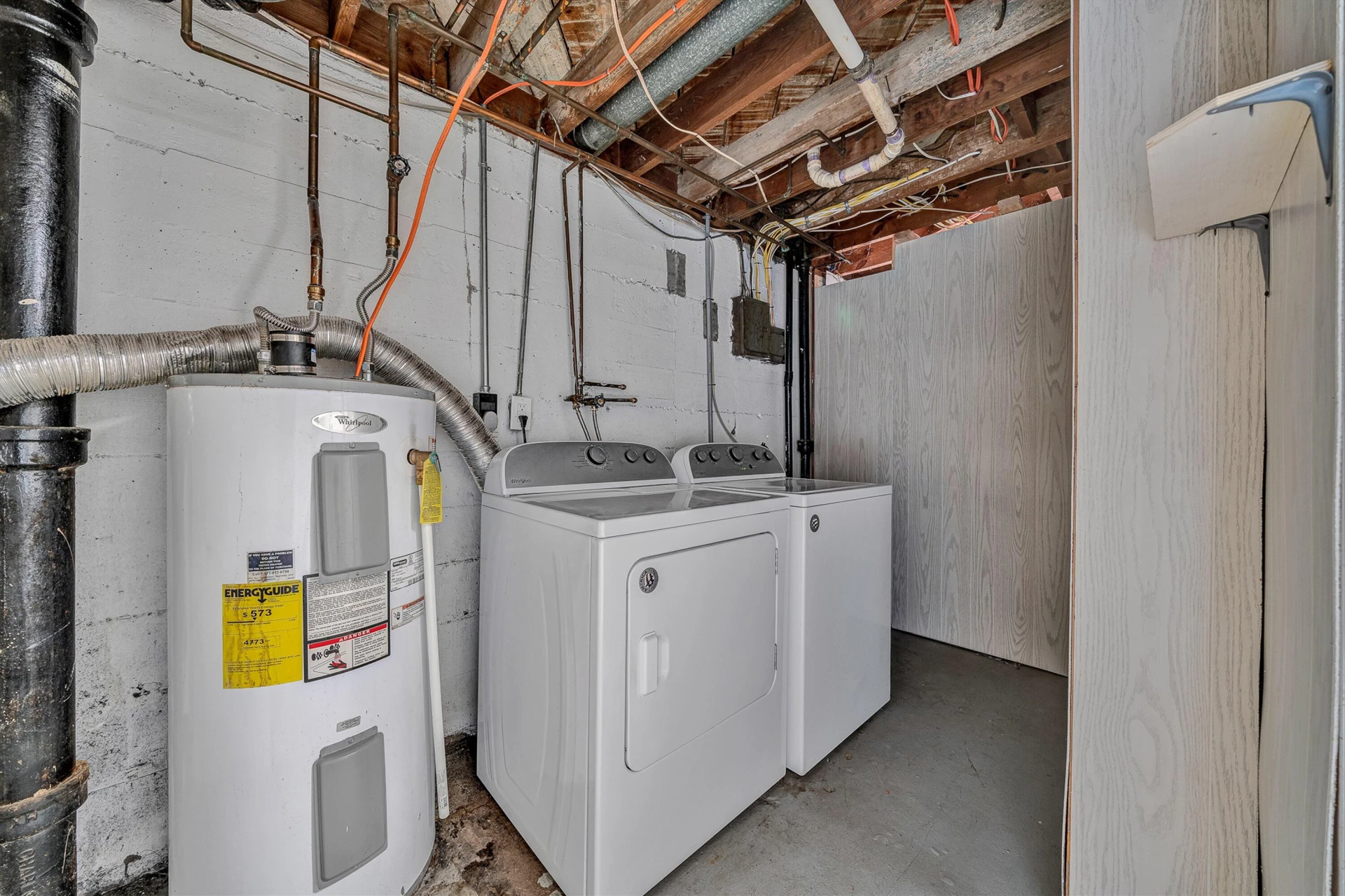 32 Hillcrest AVE NE - Photo 19