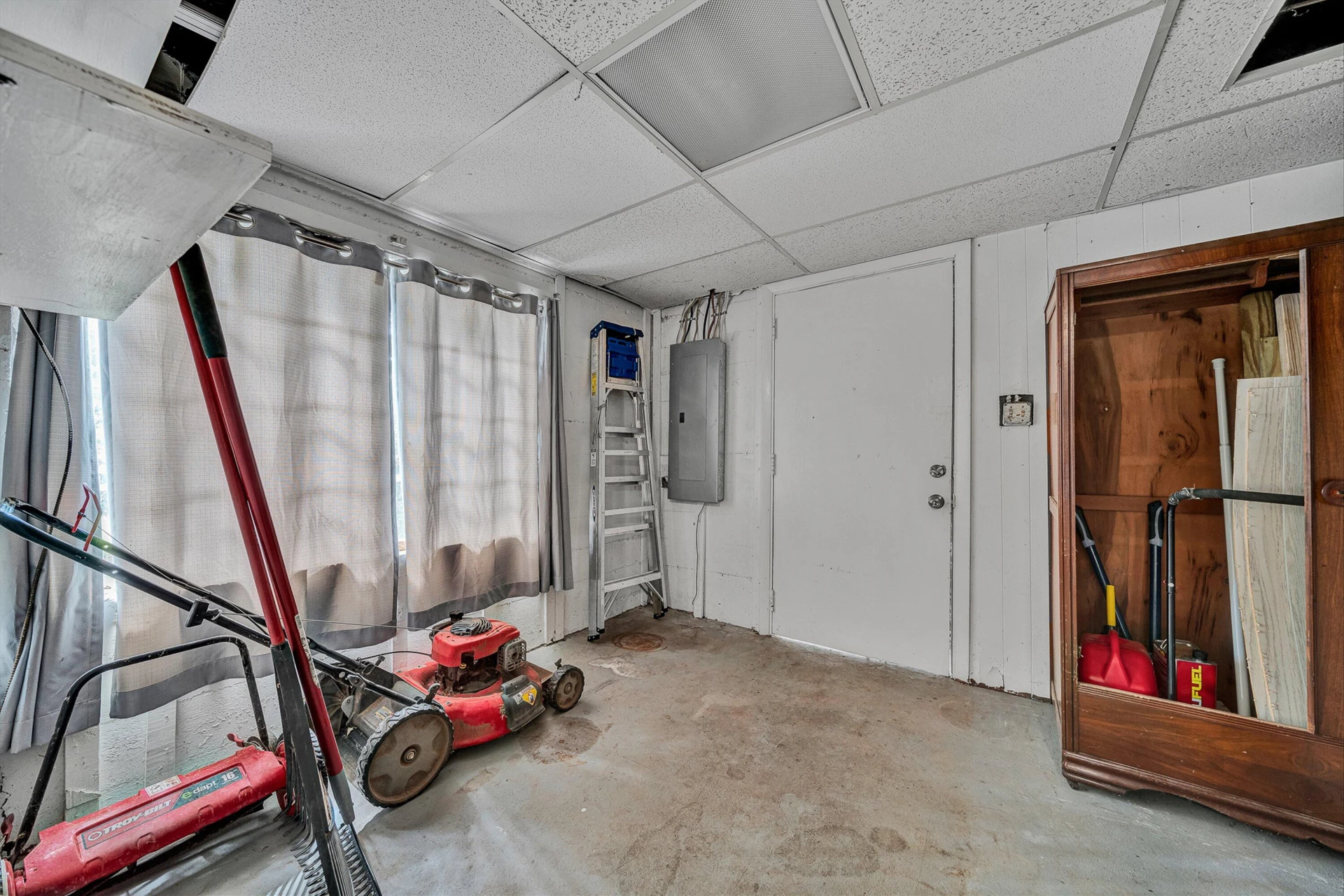 32 Hillcrest AVE NE - Photo 22
