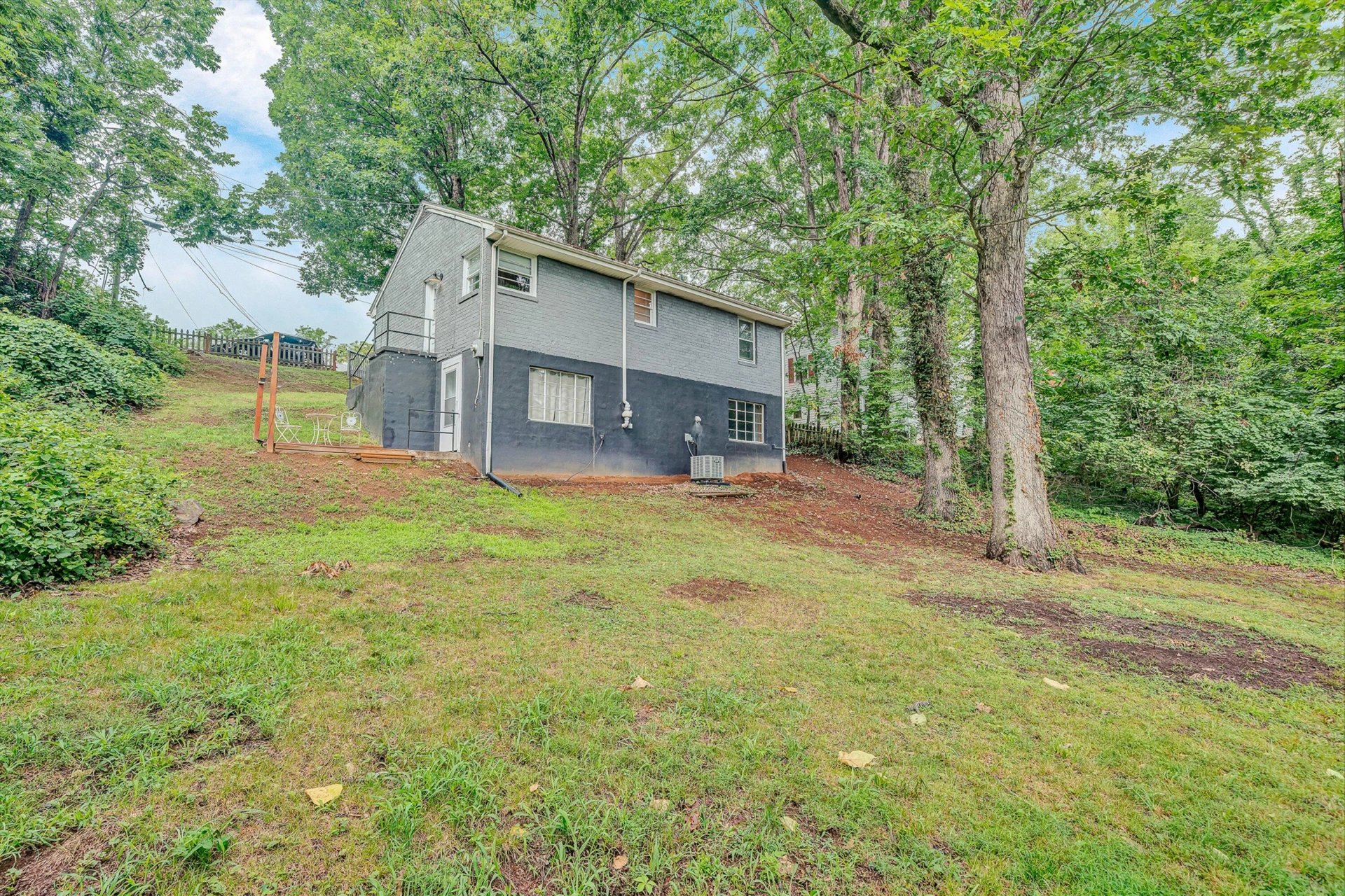 32 Hillcrest AVE NE - Photo 26