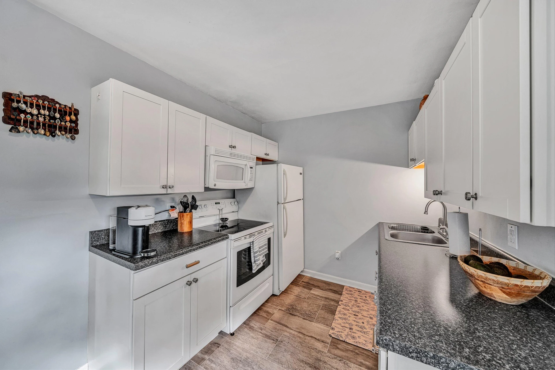 32 Hillcrest AVE NE - Photo 9