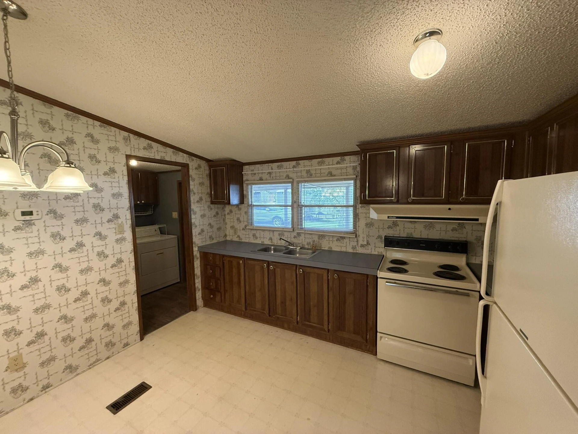 43 4th ST - Photo 15