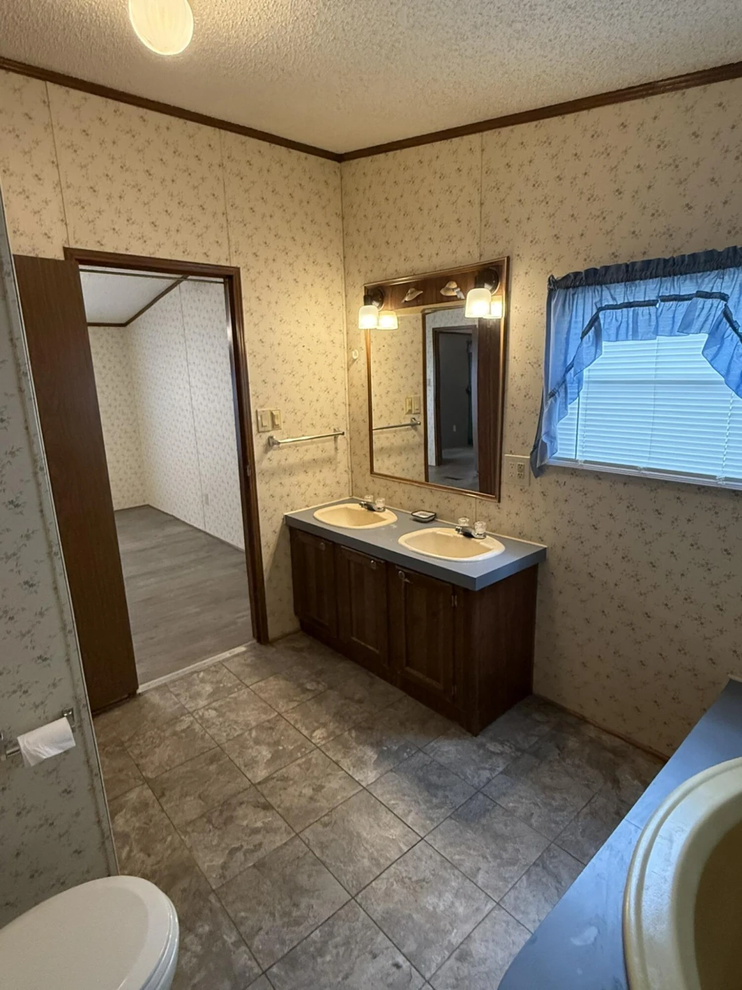 43 4th ST - Photo 21