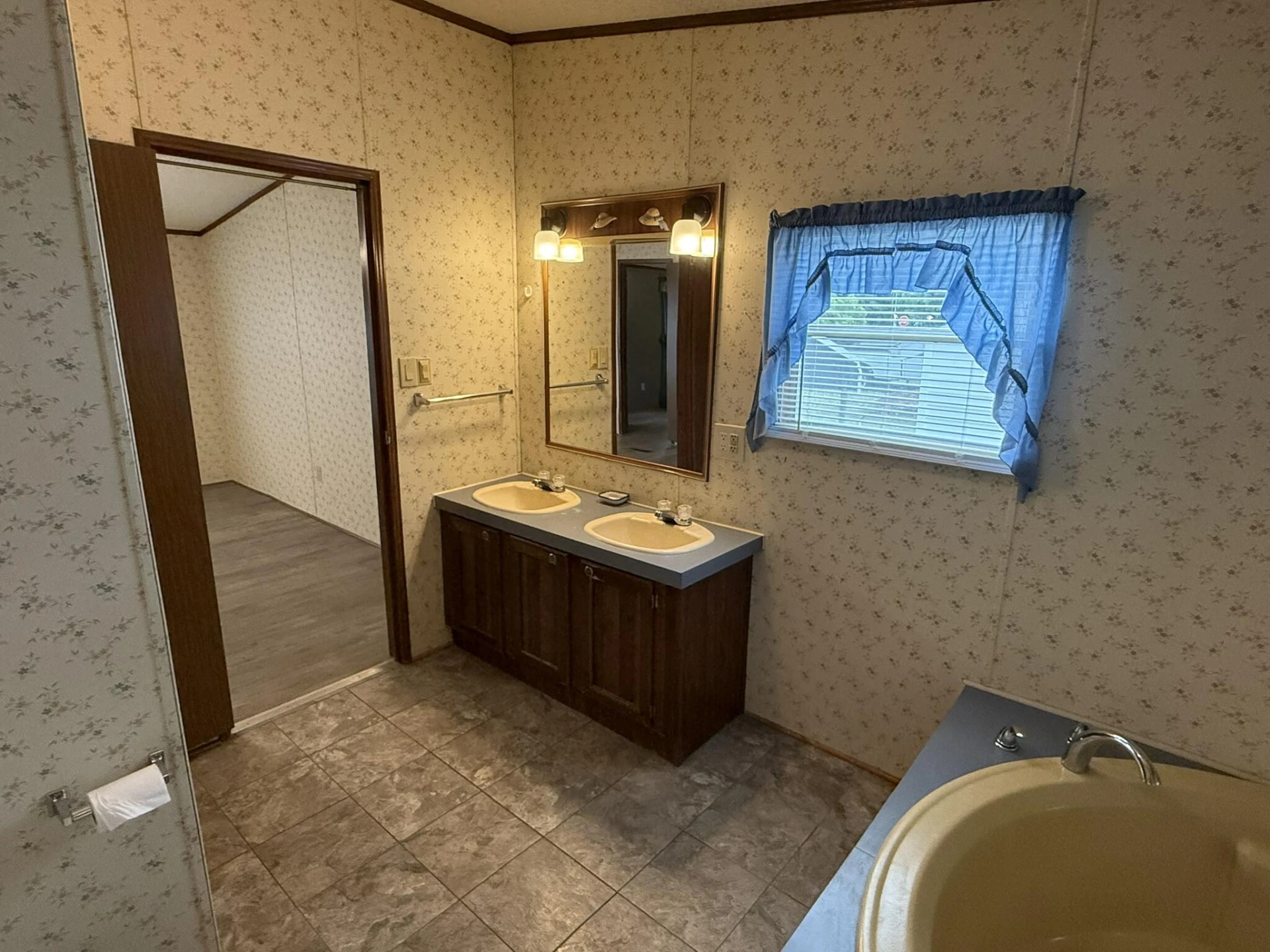 43 4th ST - Photo 22