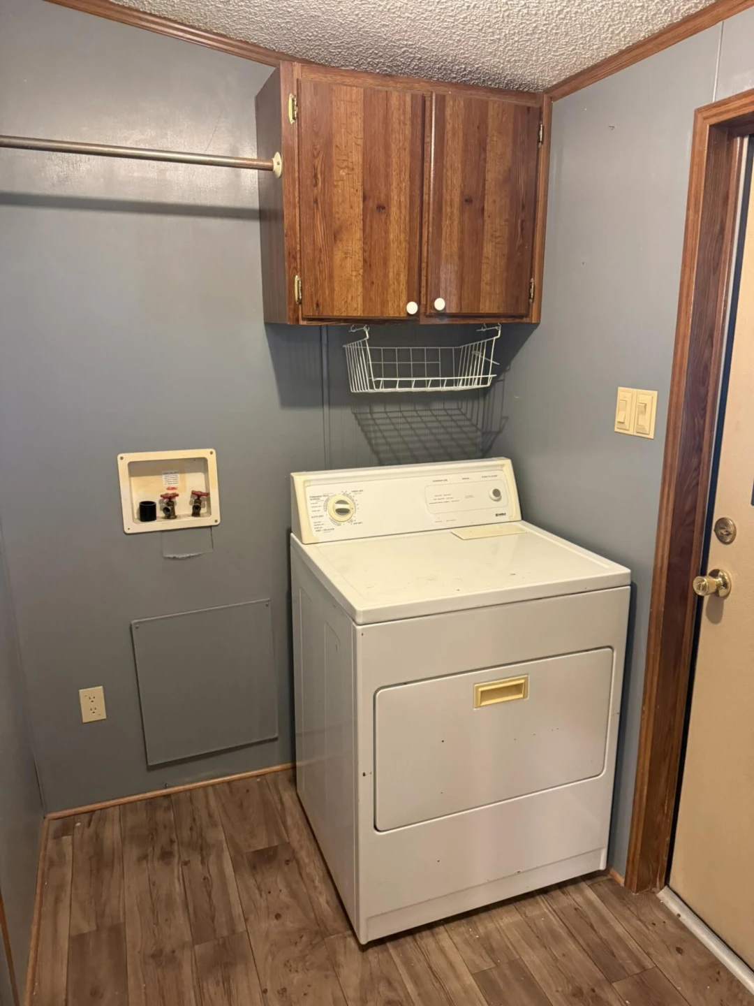 43 4th ST - Photo 32