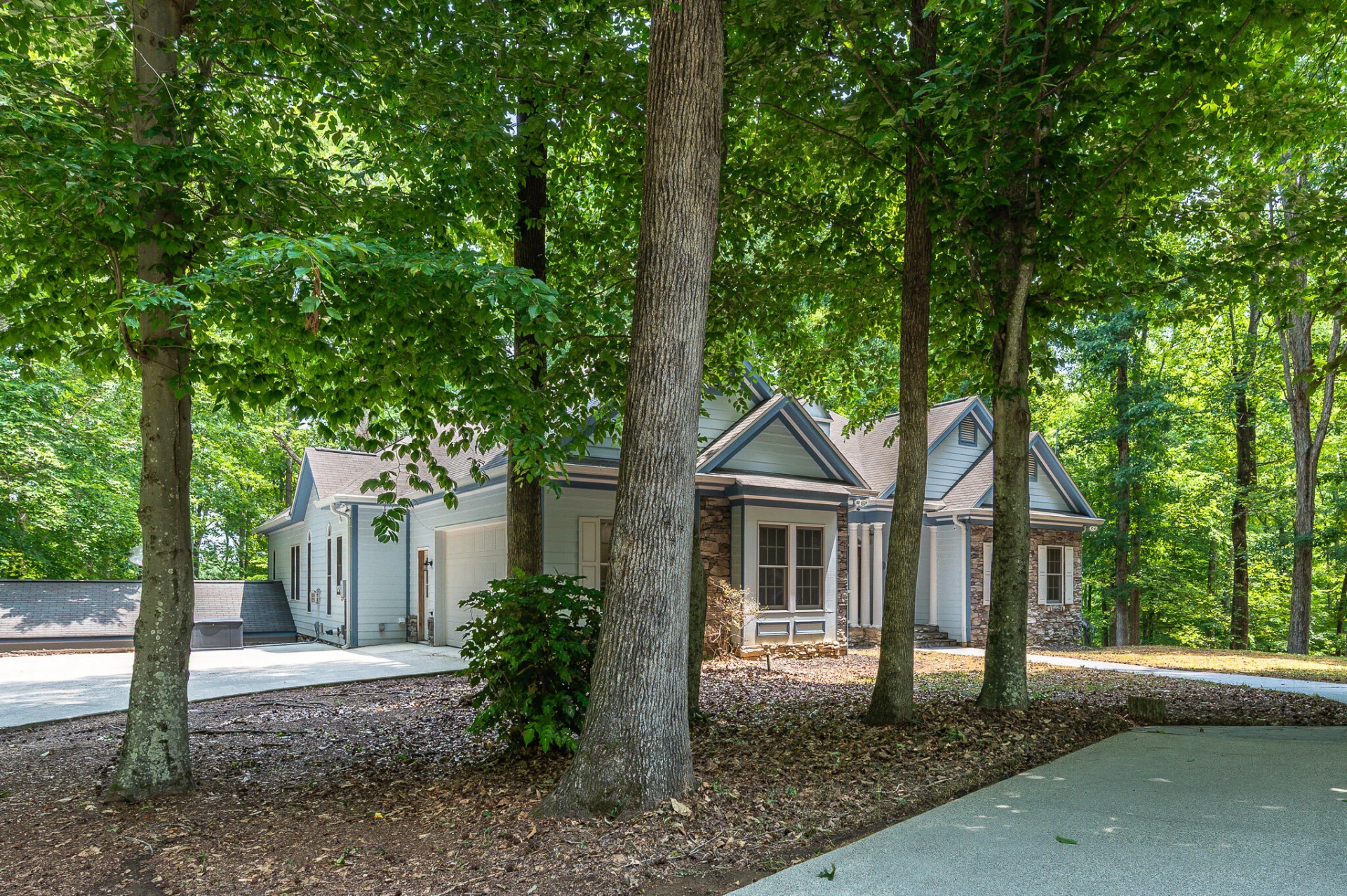 3073 Jones Ferry RD - Photo 2