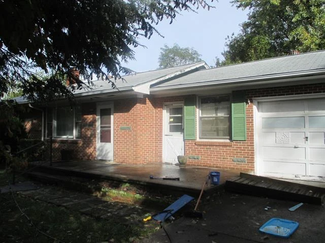 2464 Howard AVE NE