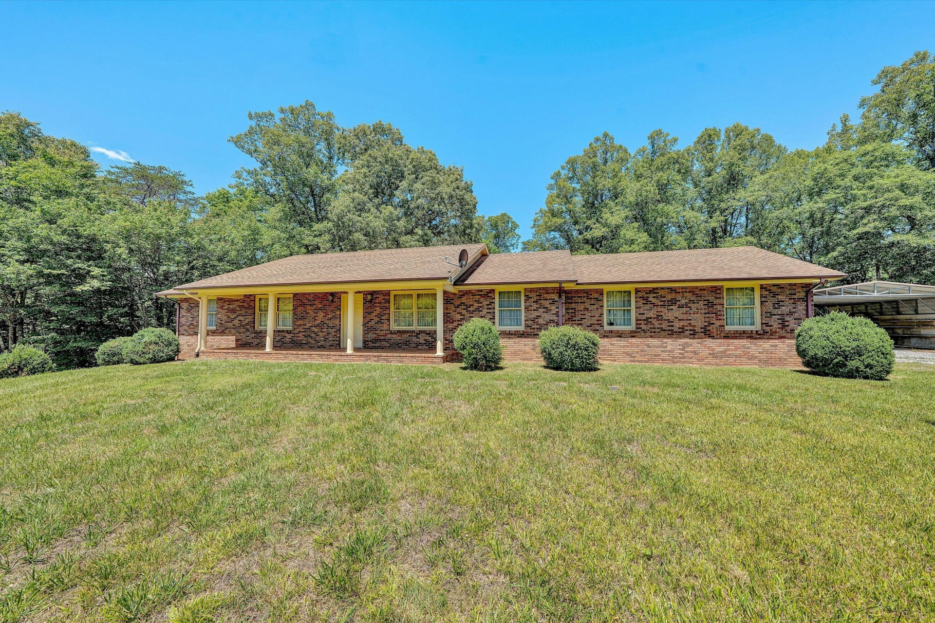 111 Pleasure Point DR - Photo 2