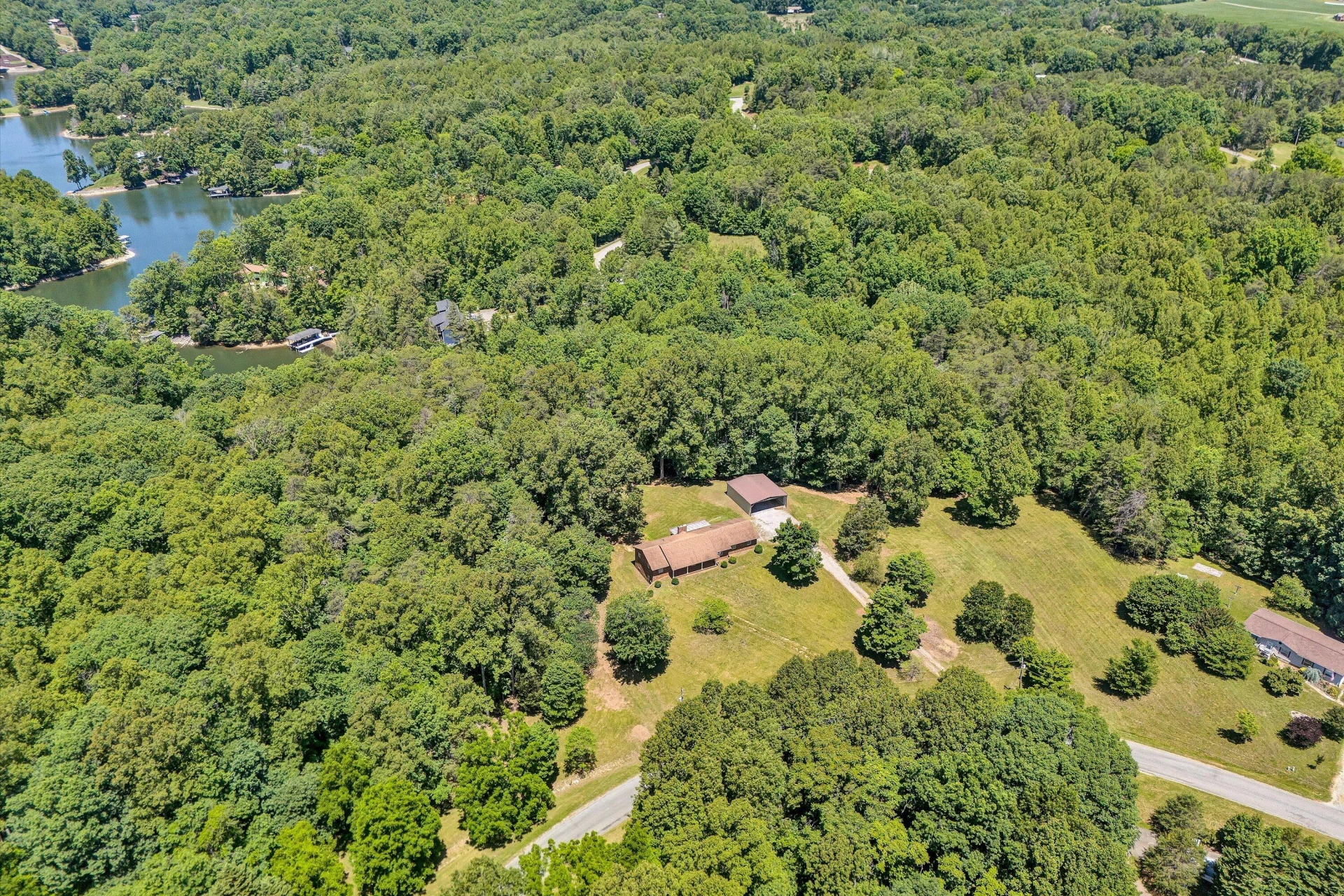 111 Pleasure Point DR - Photo 37