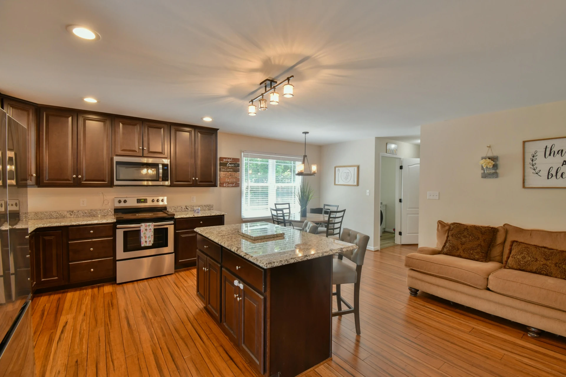 218 Mansfield DR - Photo 10