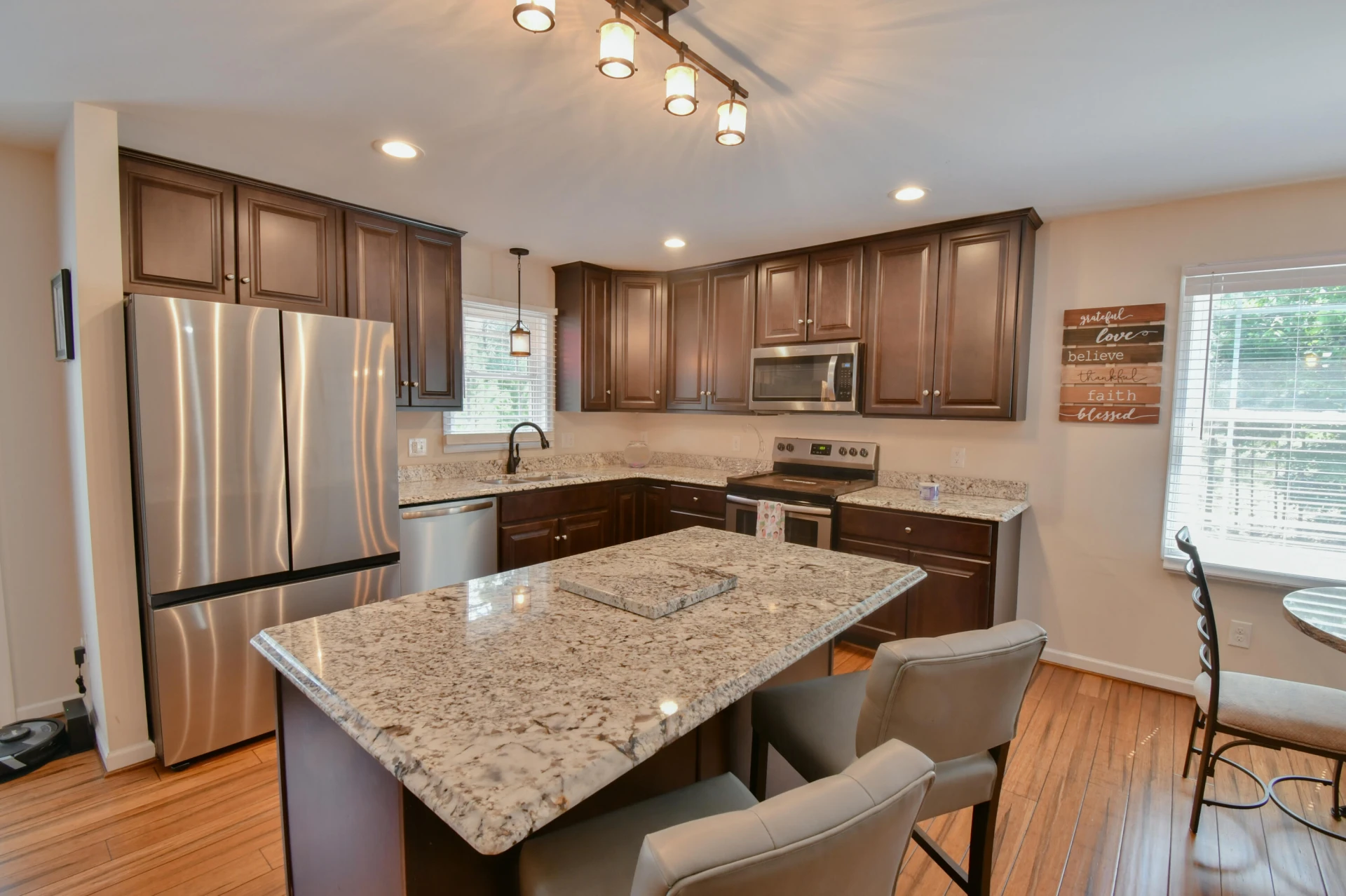 218 Mansfield DR - Photo 8