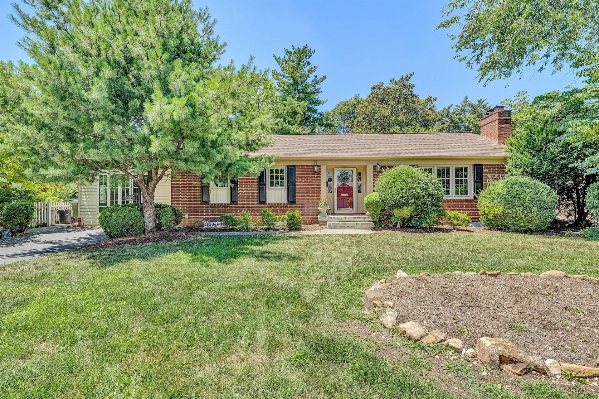 423 Highfield RD