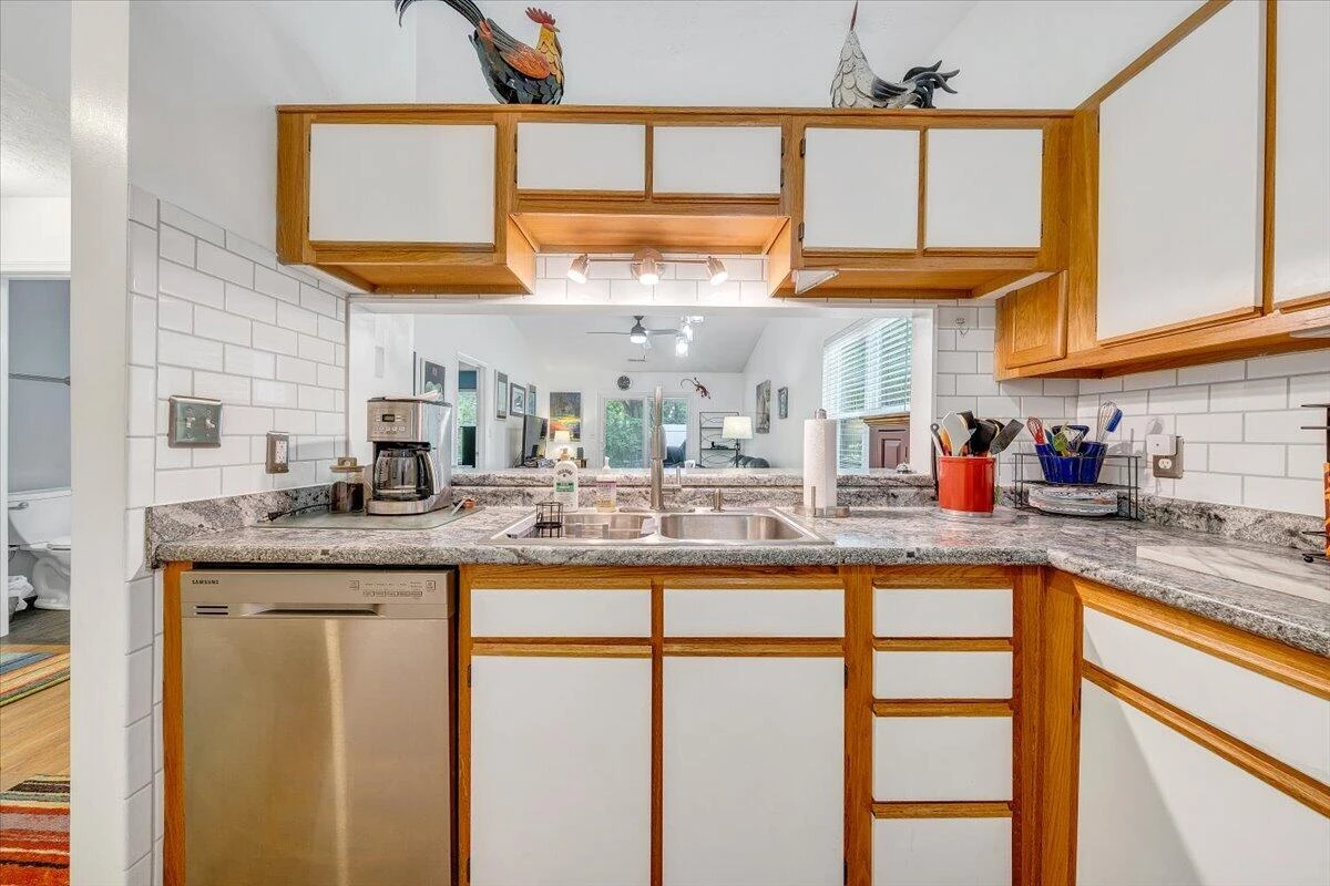 390 Tinkerview DR - Photo 16