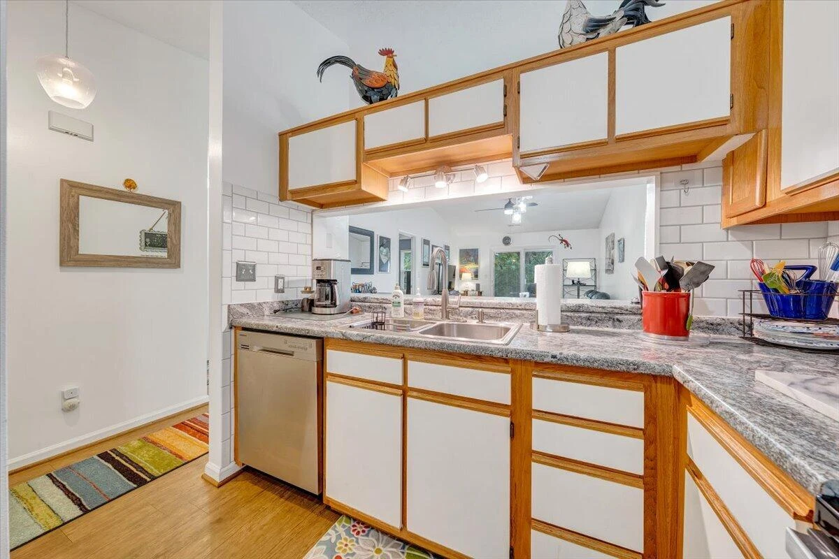 390 Tinkerview DR - Photo 20