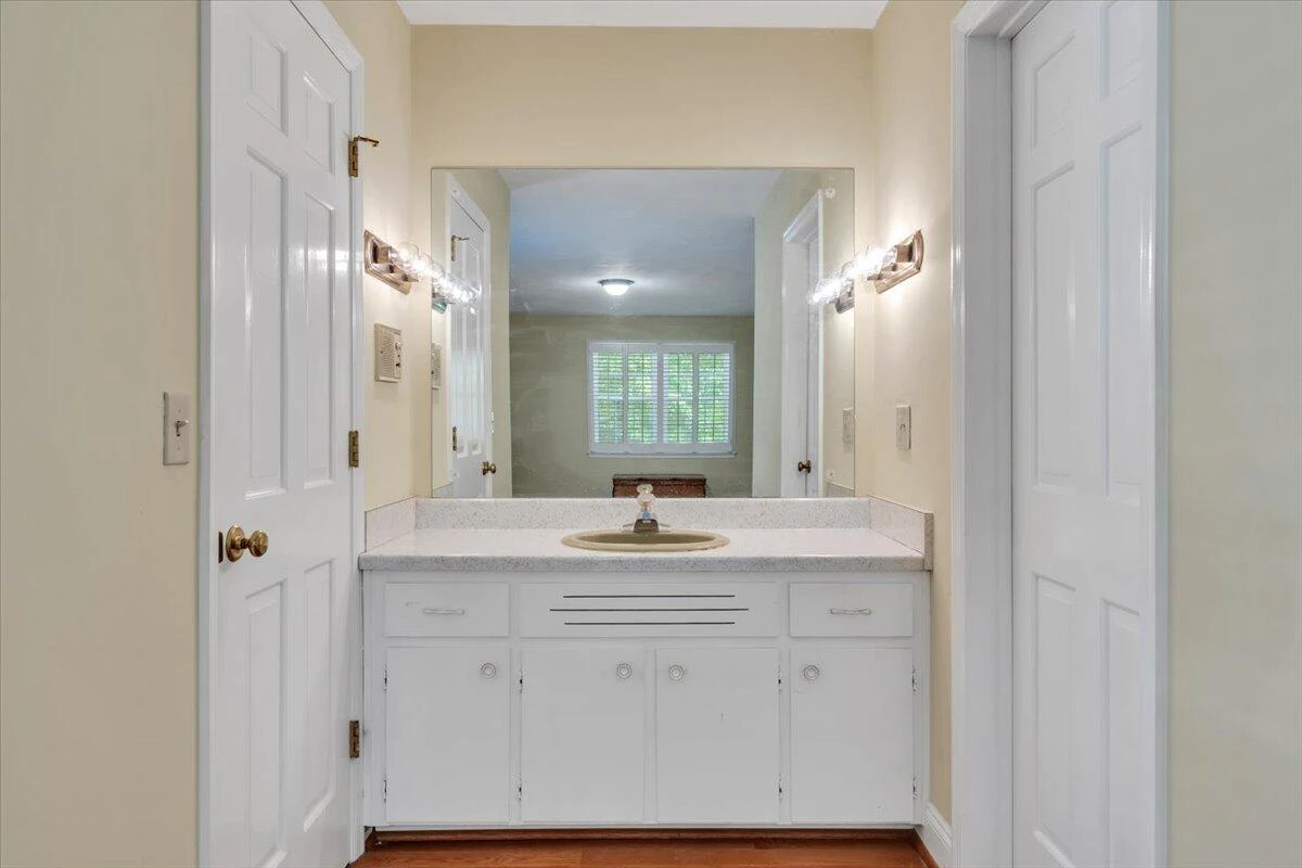 1700 Home CIR - Photo 18